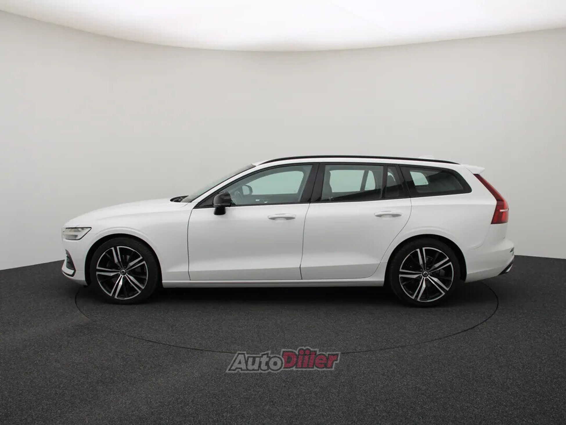 Volvo V60 2021, kuva 6/10