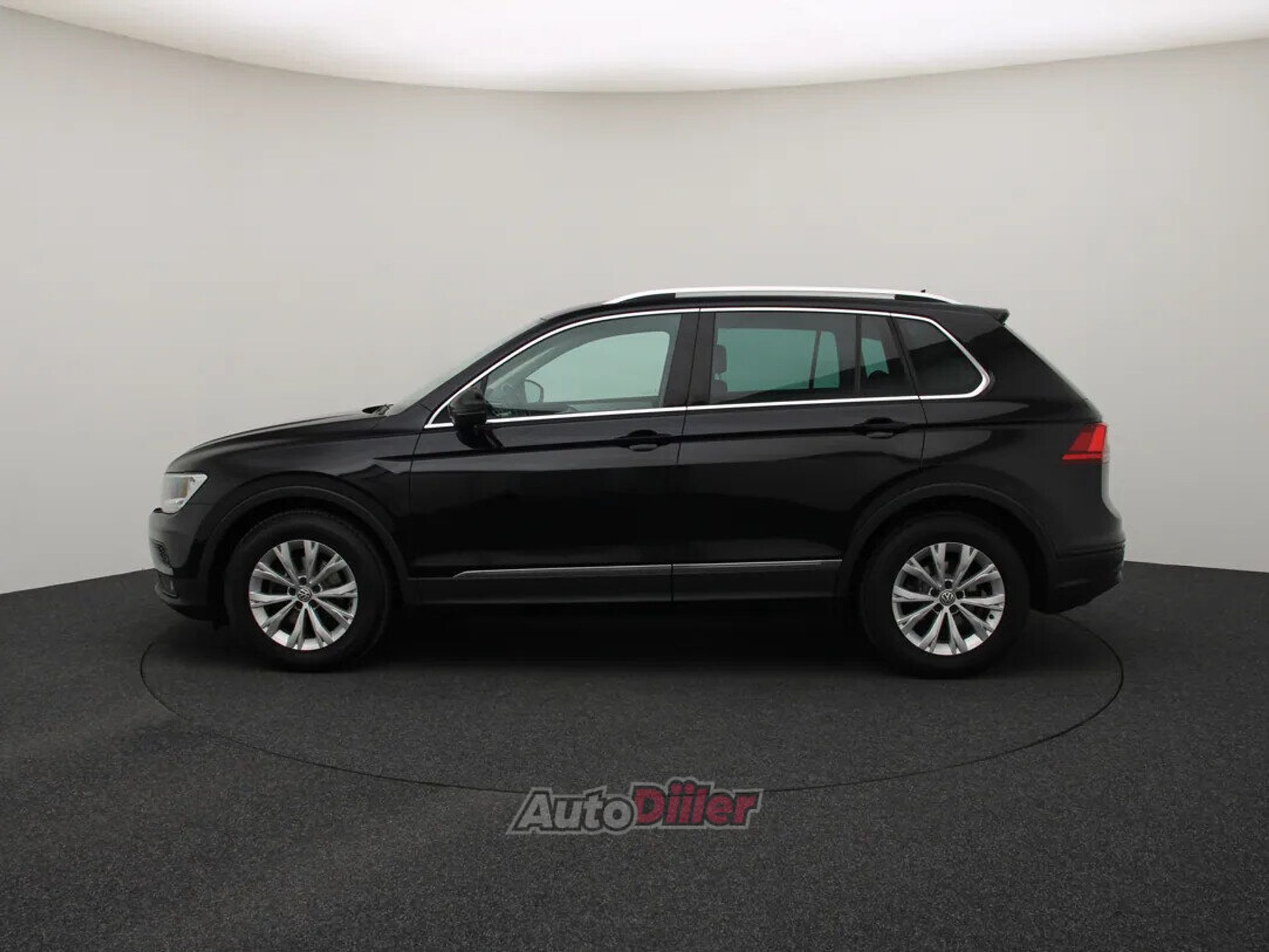 Volkswagen Tiguan 2018, kuva 6/10