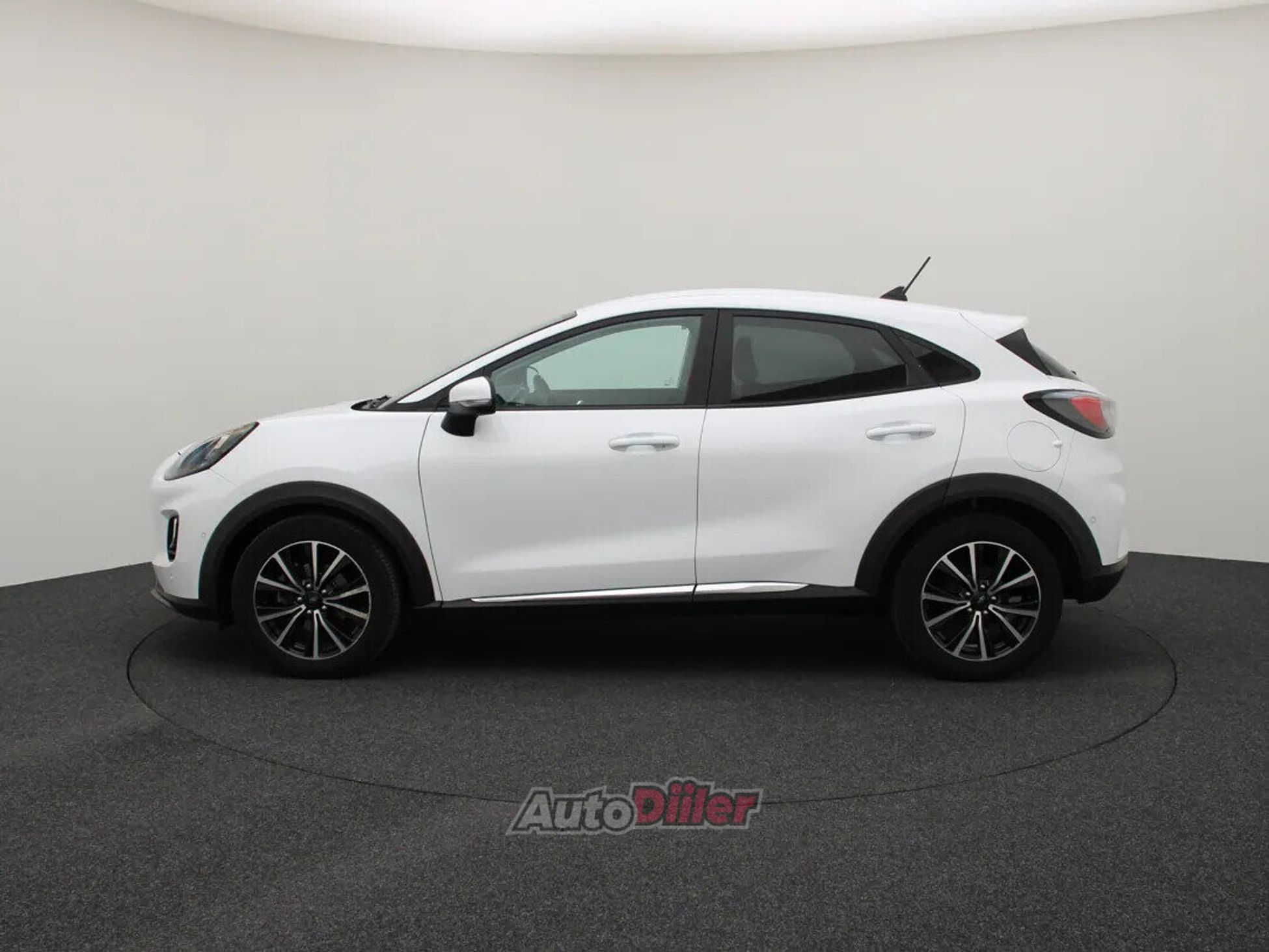 Ford Puma MHEV Titanium 1.0 92kW 2021, photo 6/10