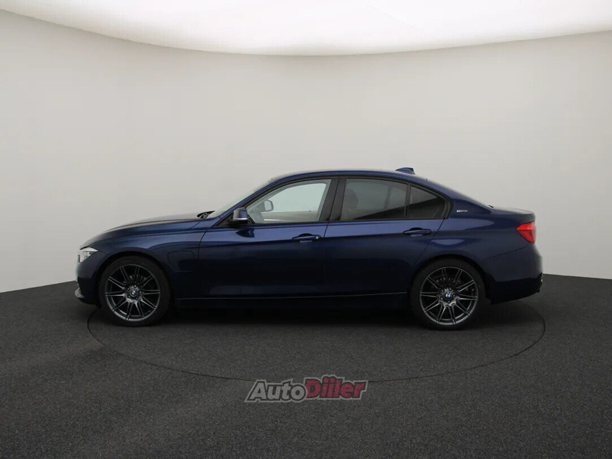 BMW 330 Luxury Line 2.0 135kW 2016, kuva 6/10