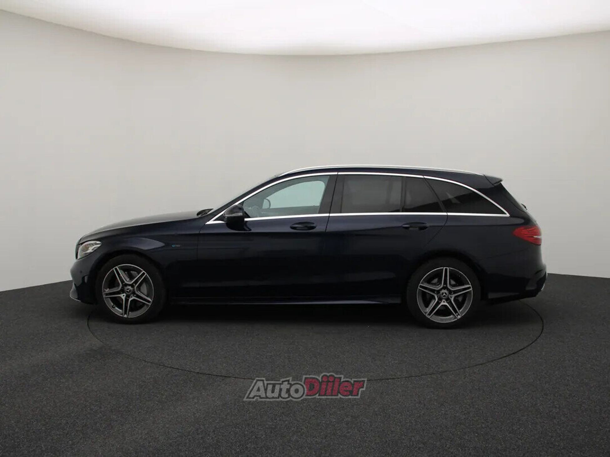 Mercedes-Benz C 300 2021, photo 6/10