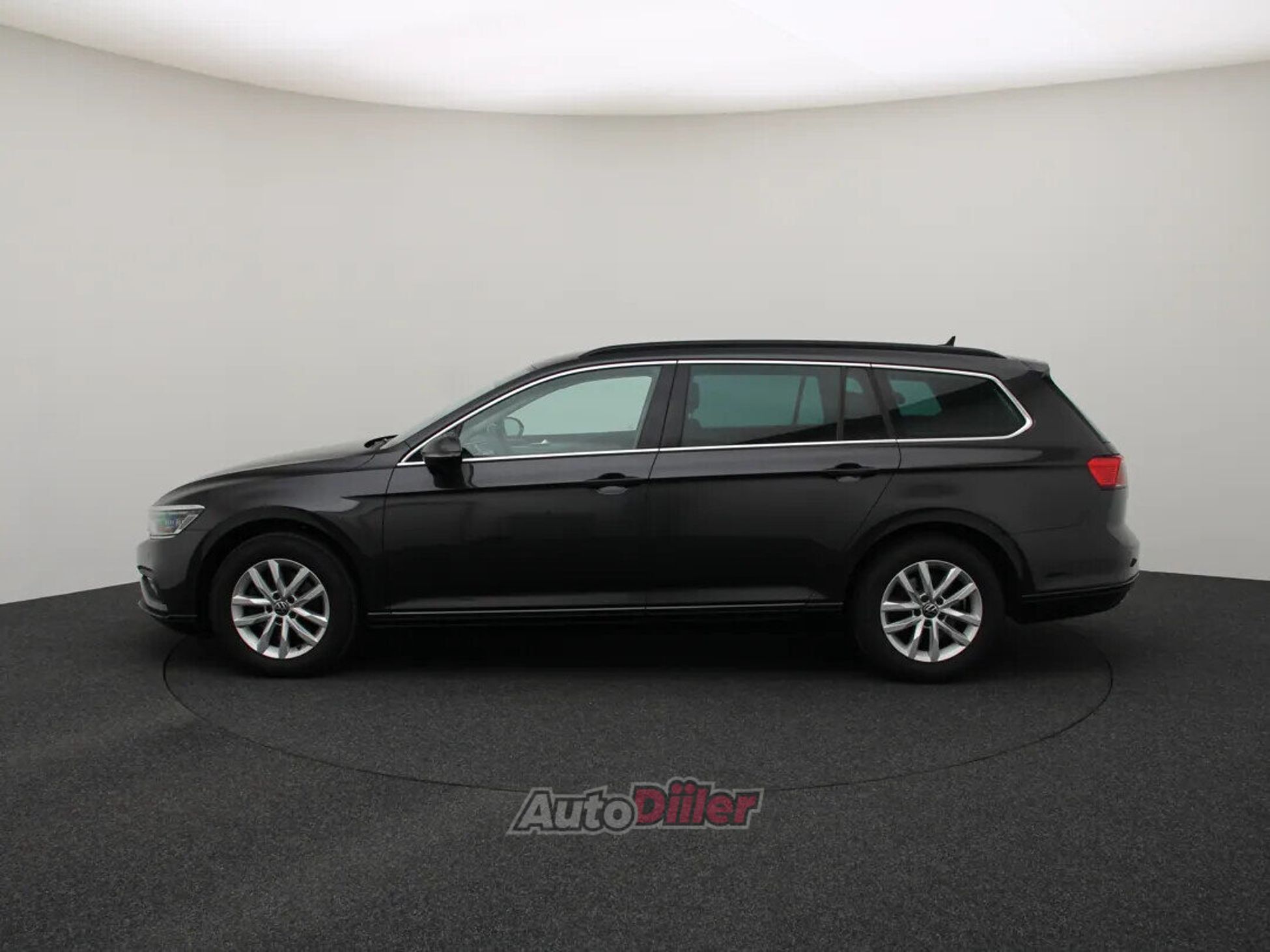 Volkswagen Passat 2021, photo 6/10