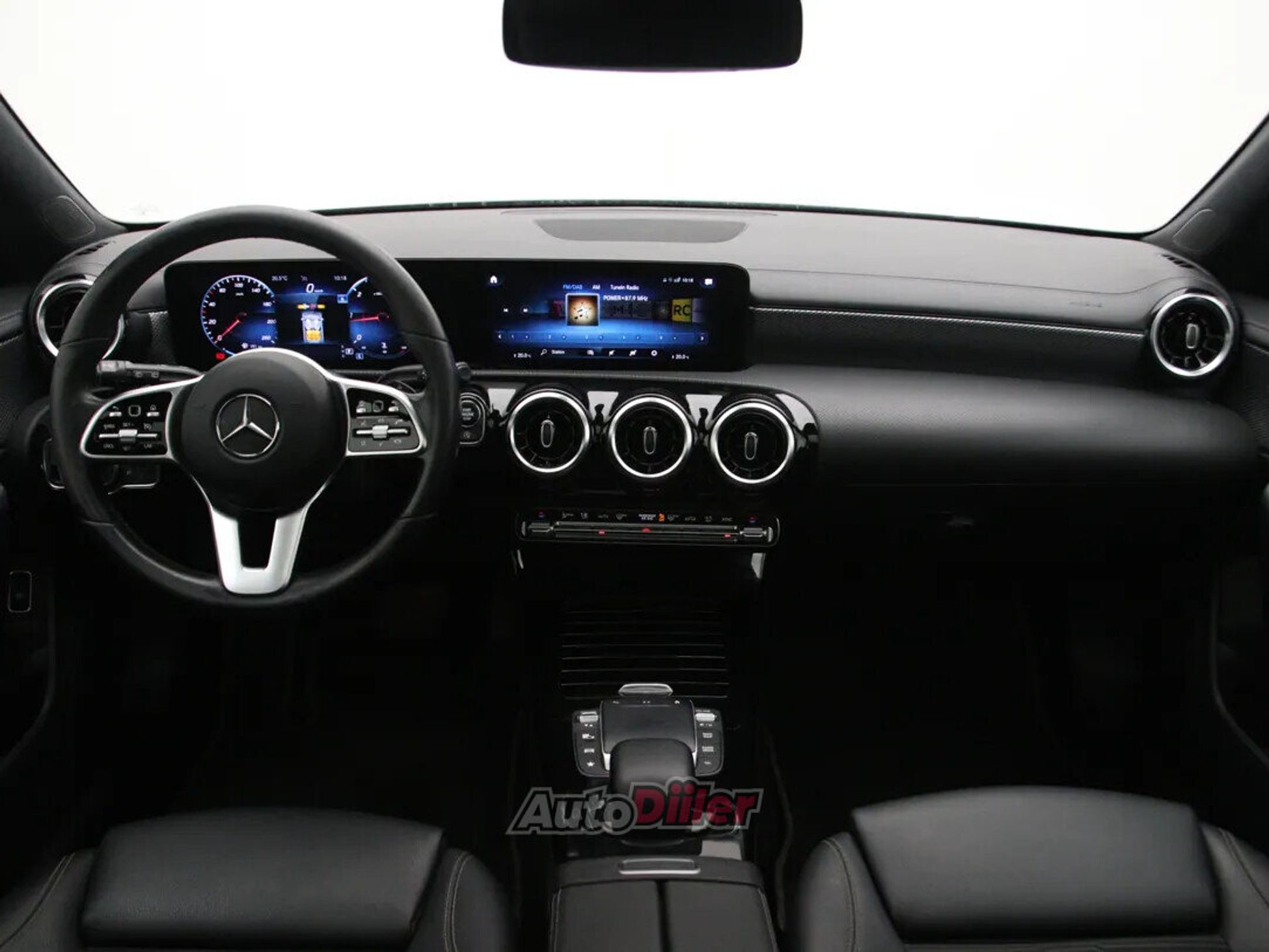 Mercedes-Benz CLA 200 2021, photo 2/10