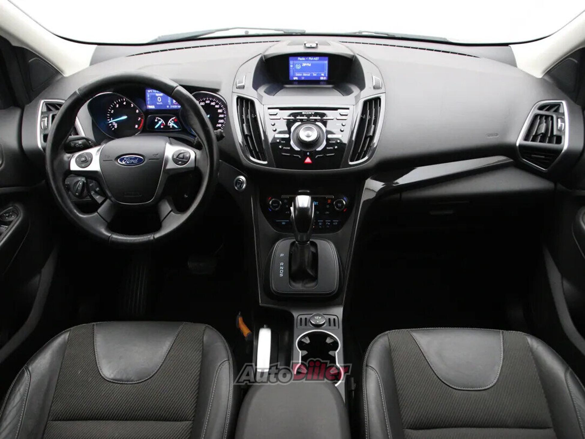 Ford Kuga Titanium 1.5 134kW 2015, kuva 2/10