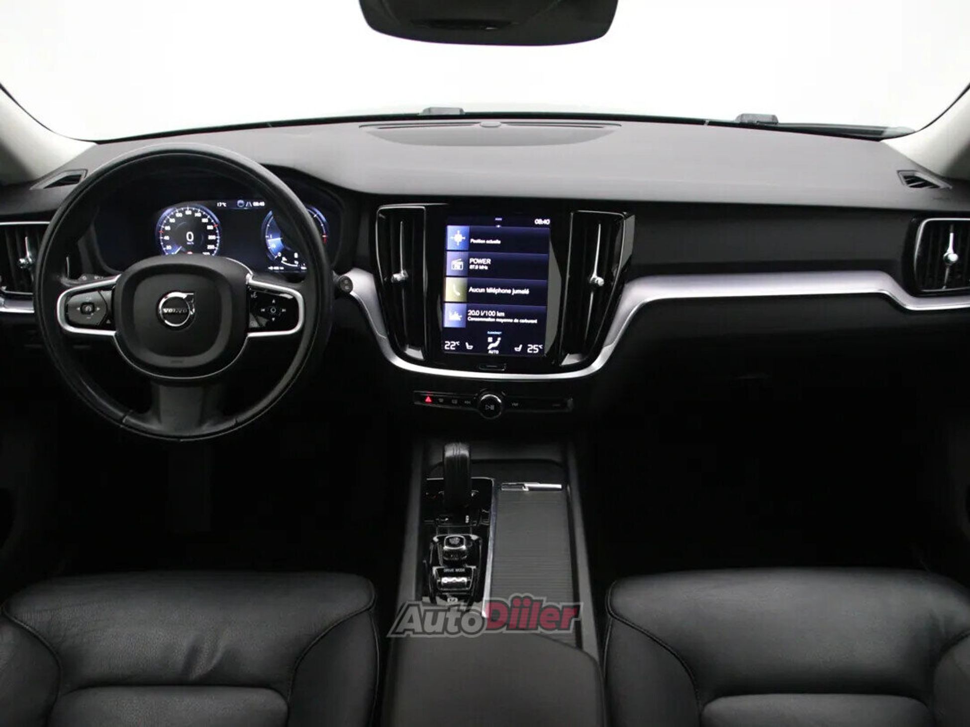 Volvo V60 MHEV Momentum Pro 2.0 145kW 2021, photo 2/10