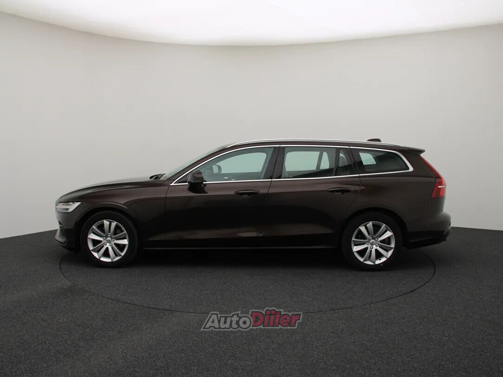 Volvo V60 MHEV Momentum Pro 2.0 145kW 2021, photo 6/10