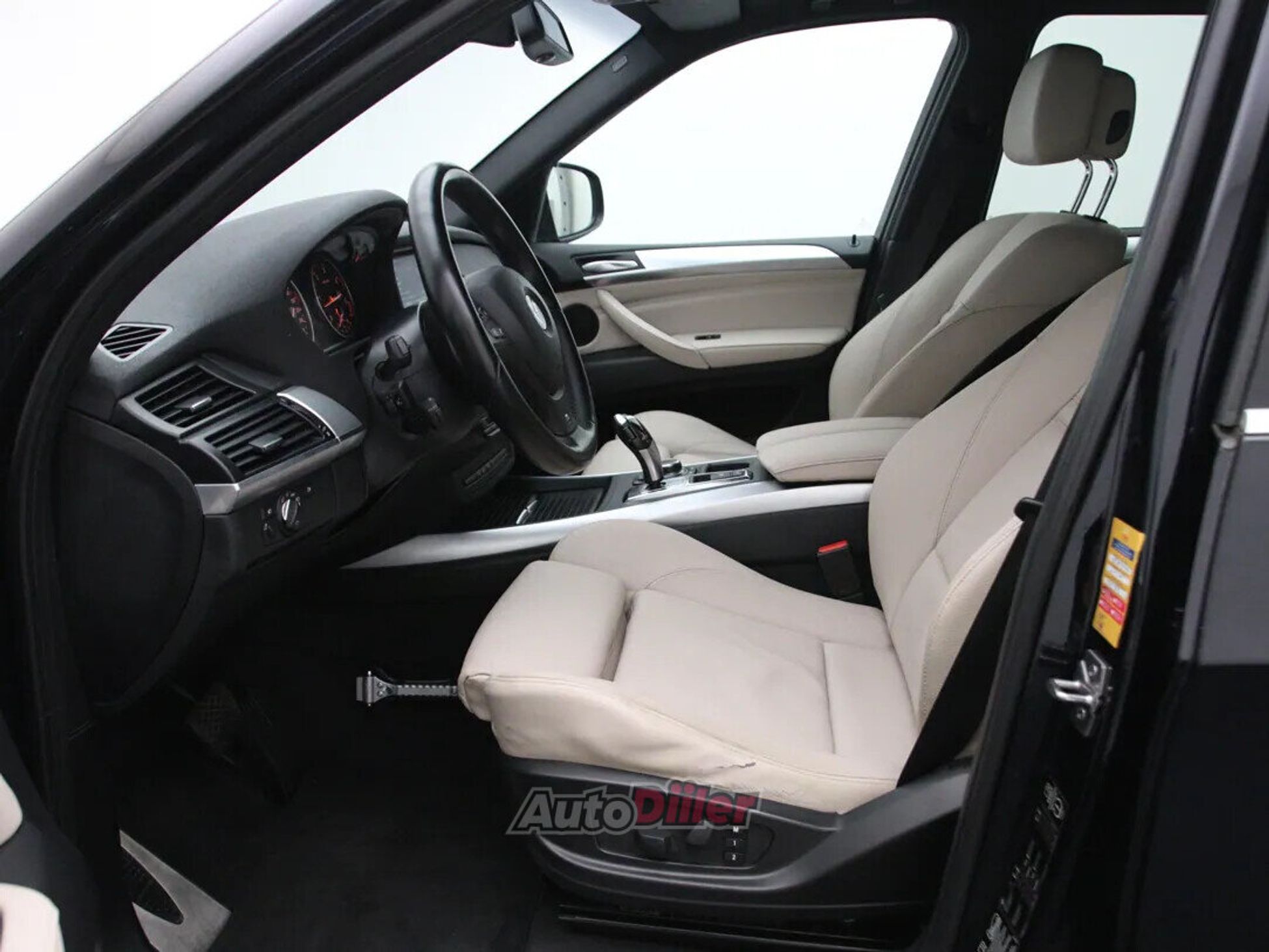 BMW X5 High Executive 3.0 225kW 2012, kuva 4/10