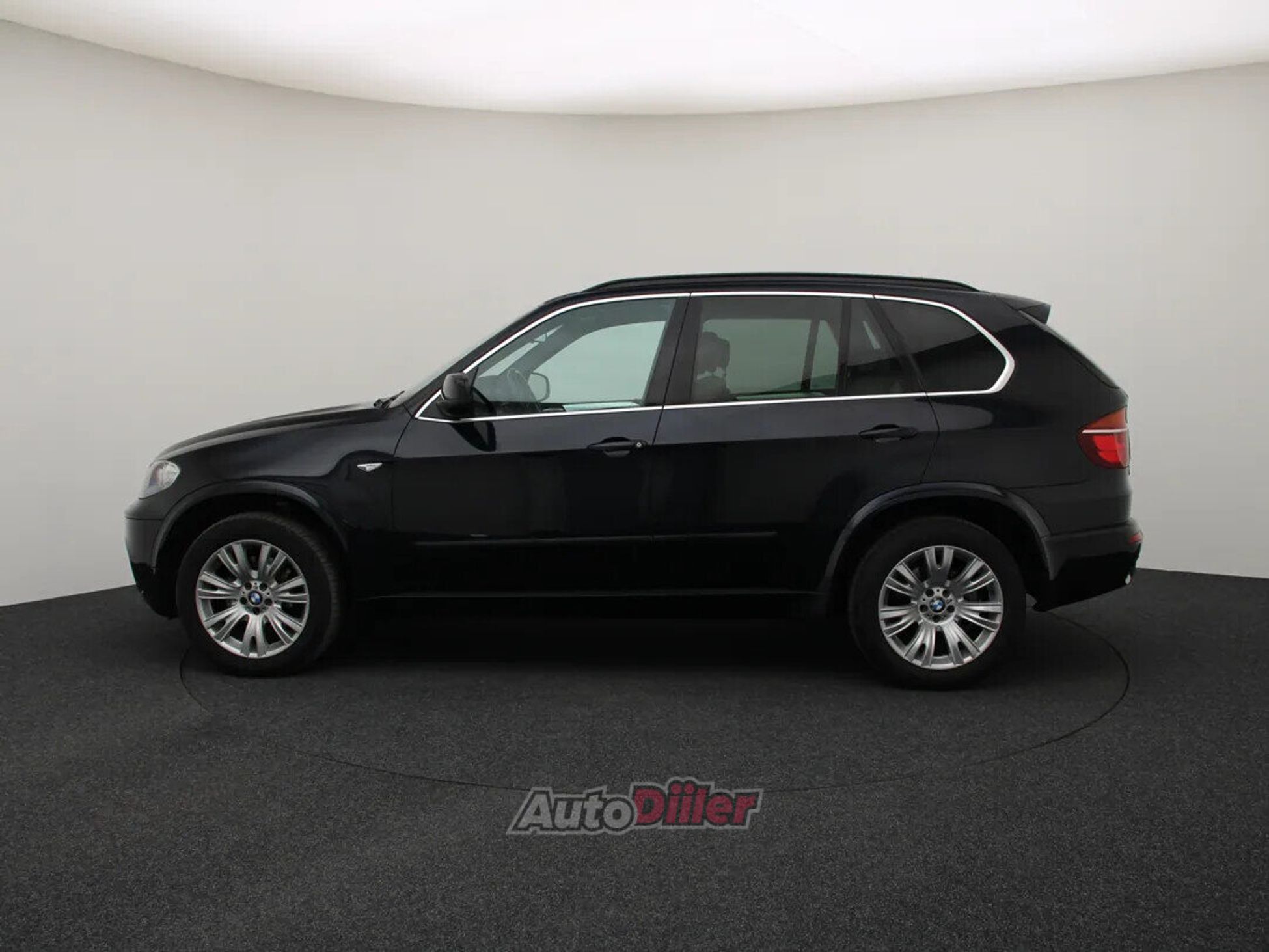 BMW X5 High Executive 3.0 225kW 2012, kuva 6/10