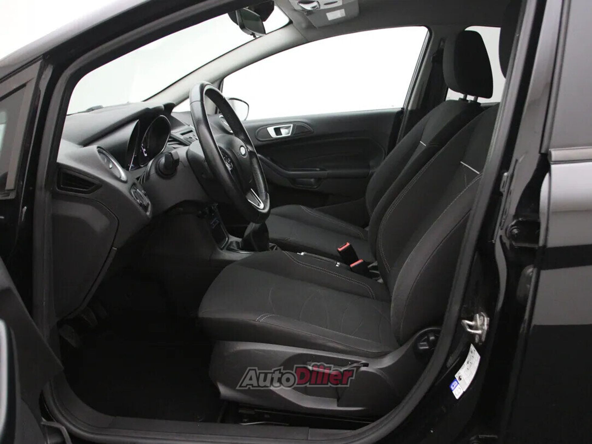 Ford Fiesta Style 1.5 70kW 2017, photo 4/10