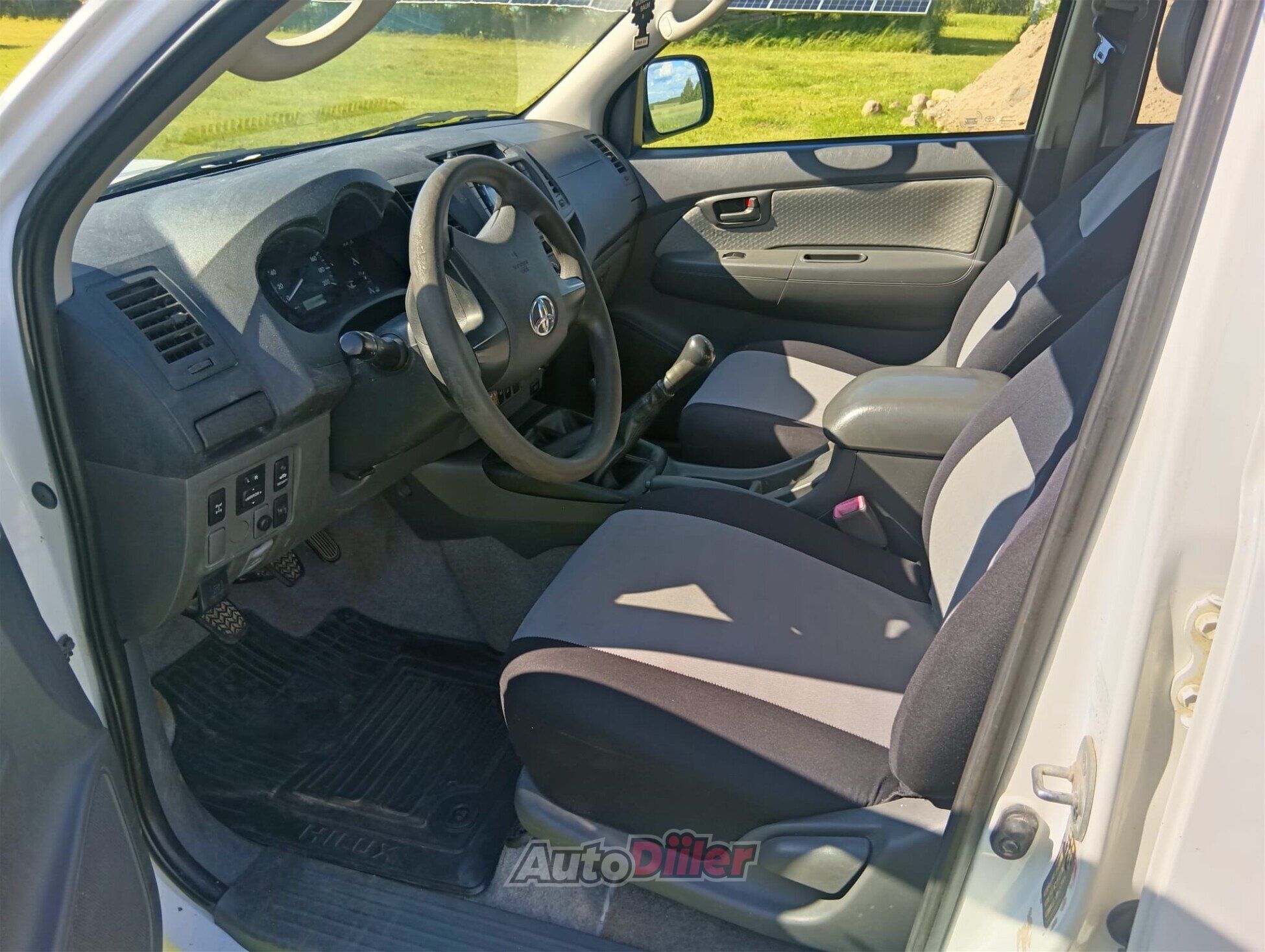 Toyota Hilux 2.5 106kW 2011, photo 3/8