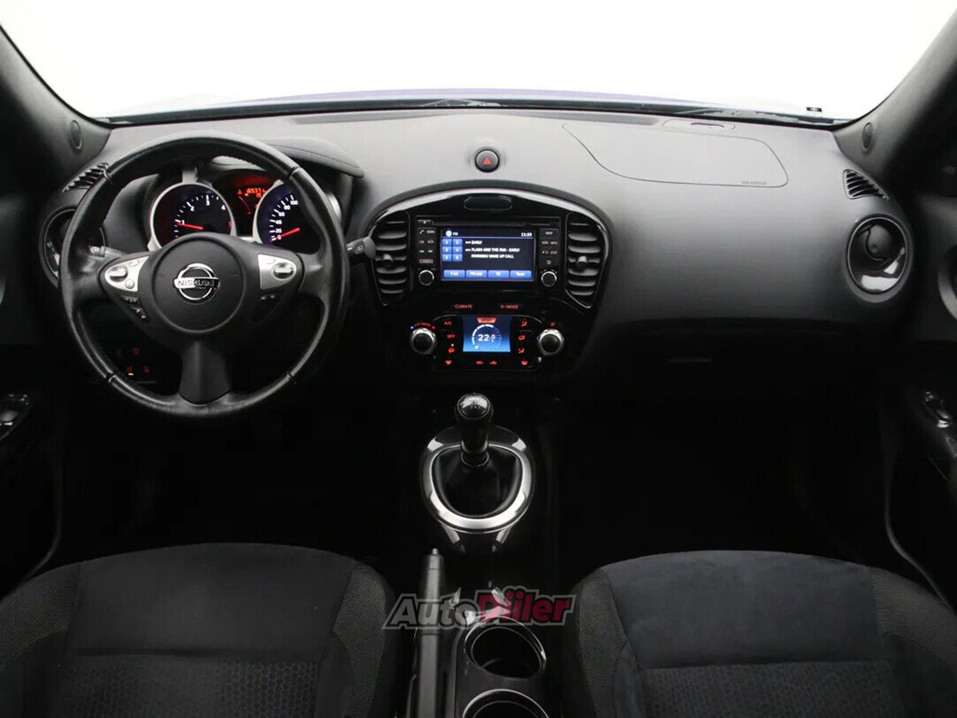 Nissan Juke Connect Edition 1.5 81kW 2014, kuva 2/10