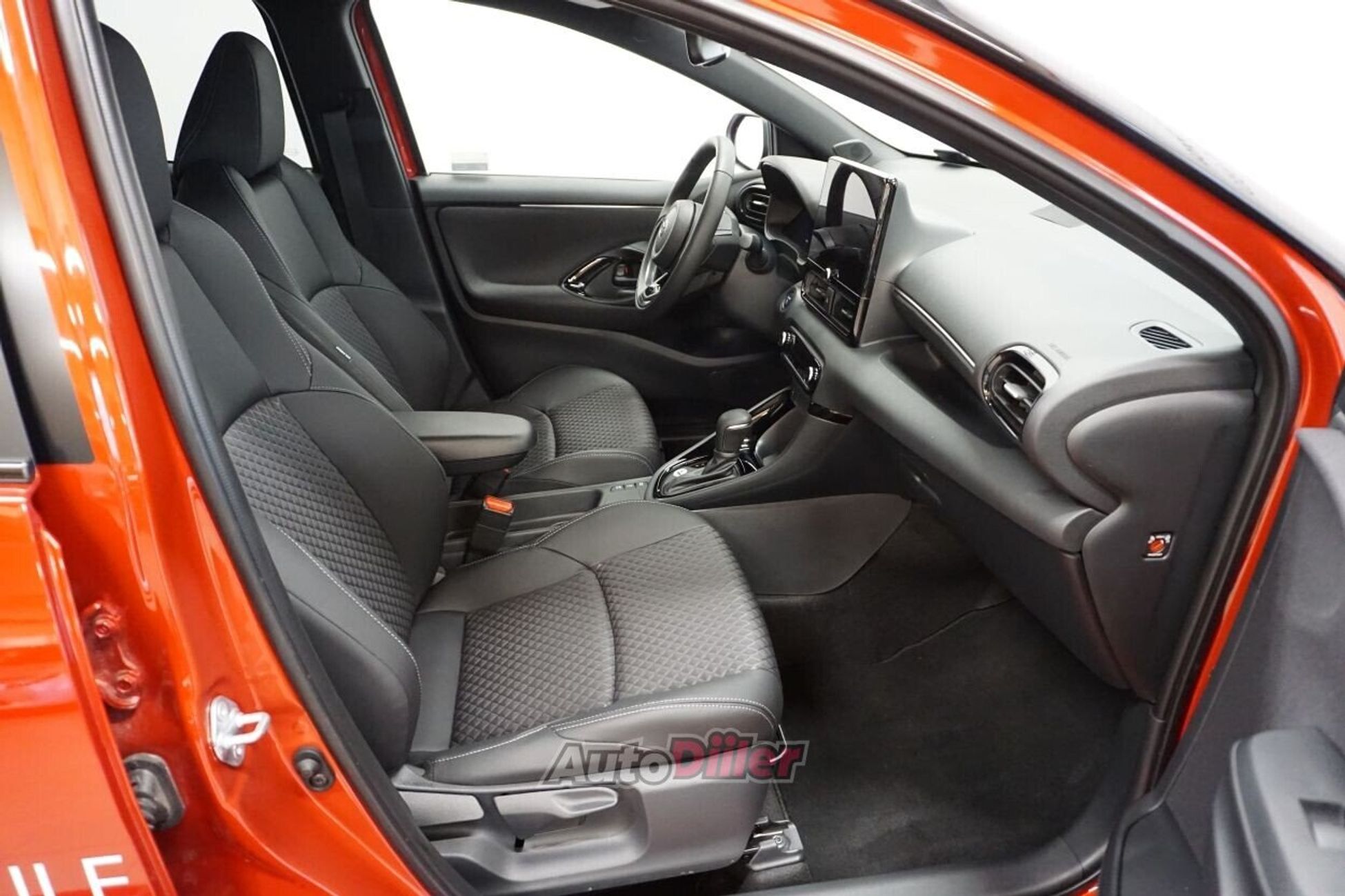 Toyota Yaris Style 1.5 68kW 2025, photo 6/10