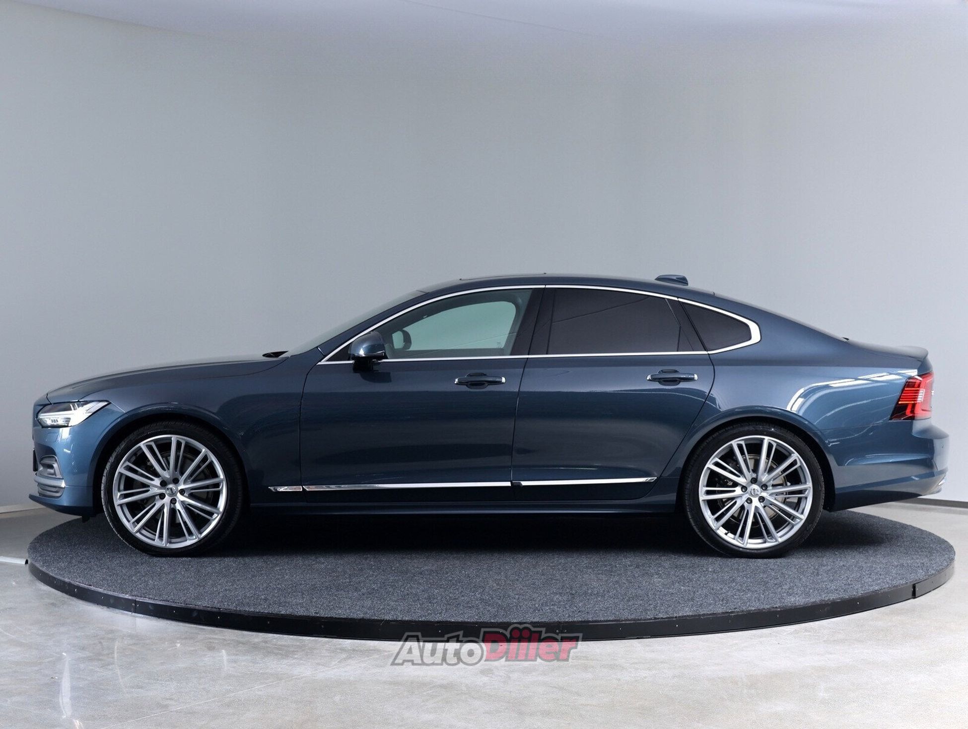 Volvo S90 INSCRIPTION AWD 2.0 173kW 2023, photo 5/10
