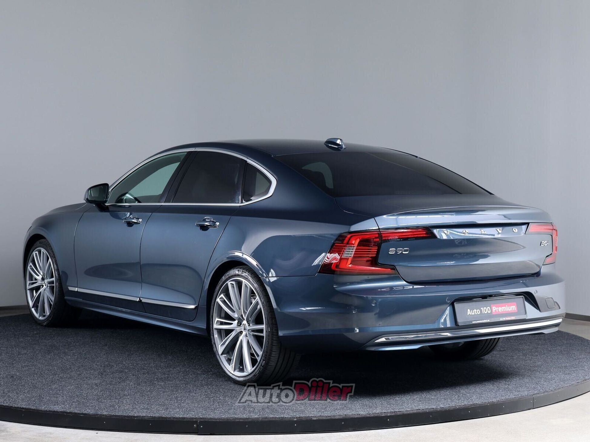 Volvo S90 INSCRIPTION AWD 2.0 173kW 2023, photo 4/10
