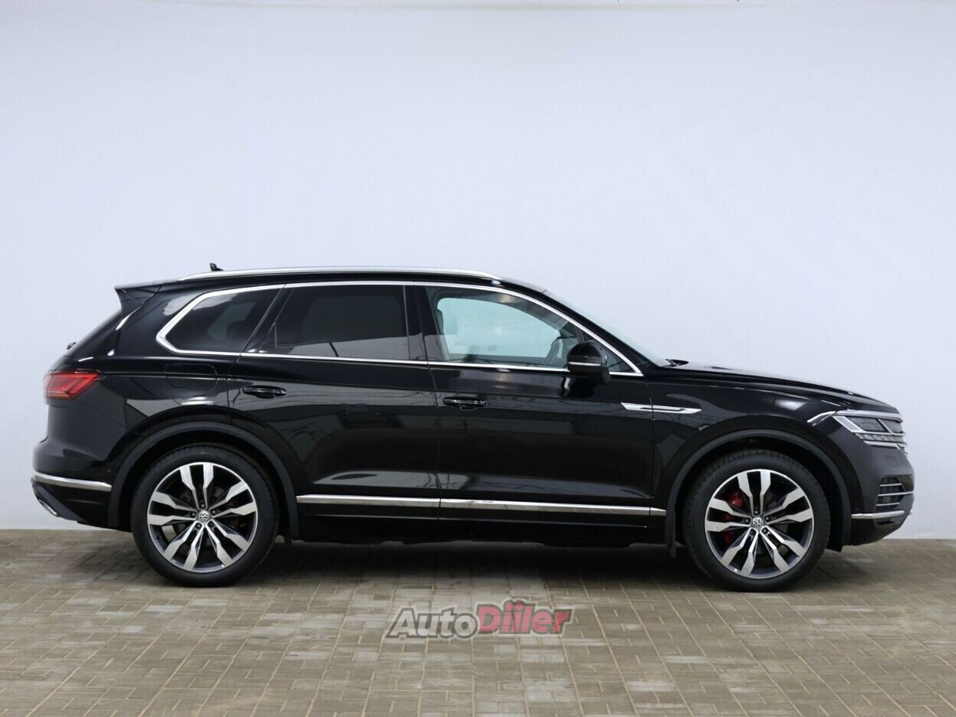 Volkswagen Touareg 2019, kuva 6/10
