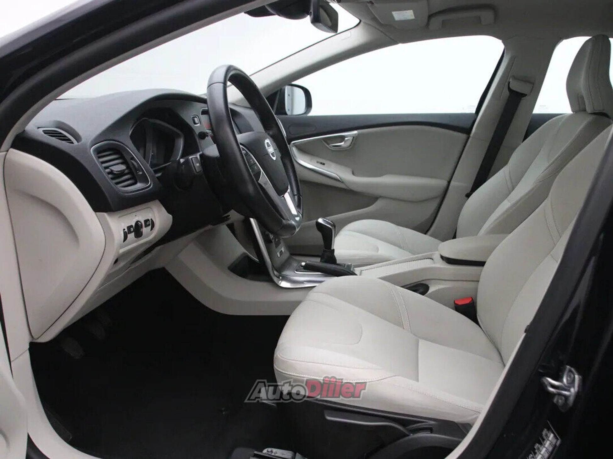 Volvo V40 R-Design BUSINESS 2.0 88kW 2015, kuva 4/10