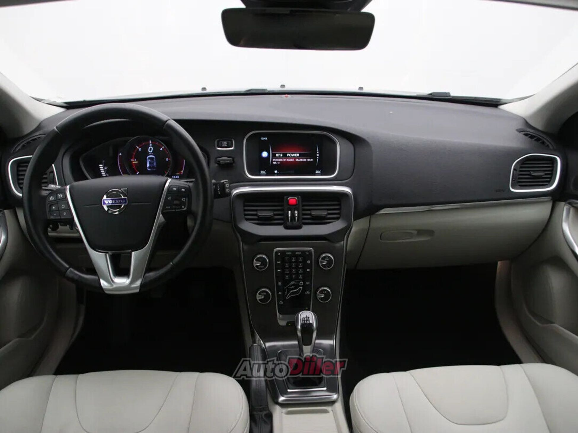 Volvo V40 R-Design BUSINESS 2.0 88kW 2015, kuva 2/10