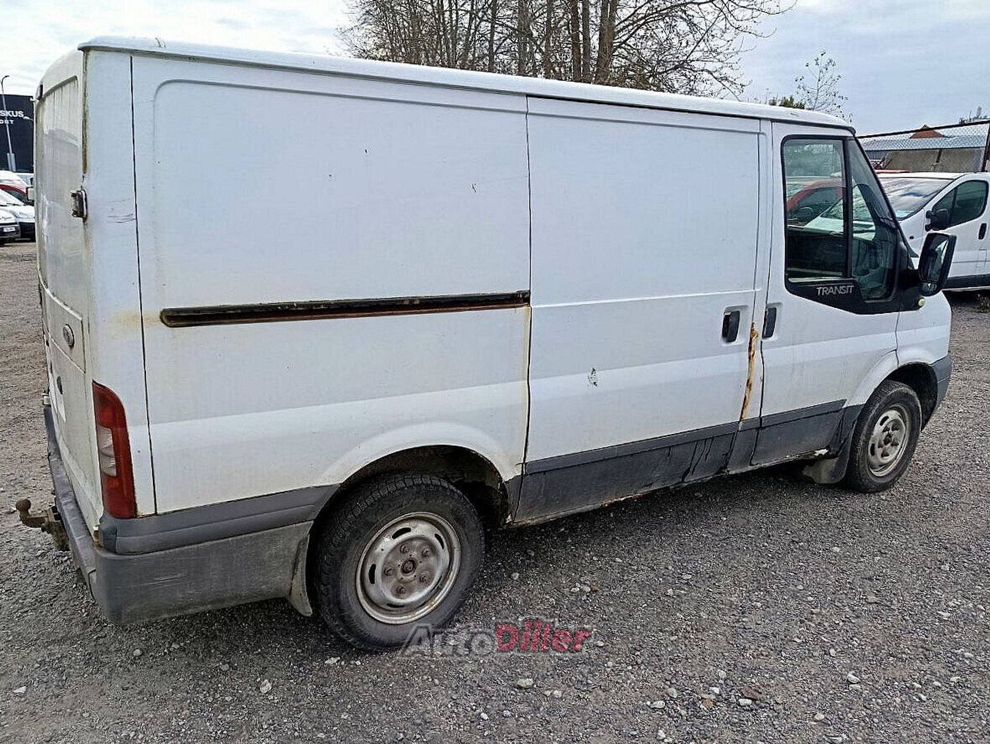 Ford Transit 2.2 63kW 2010, kuva 3/6
