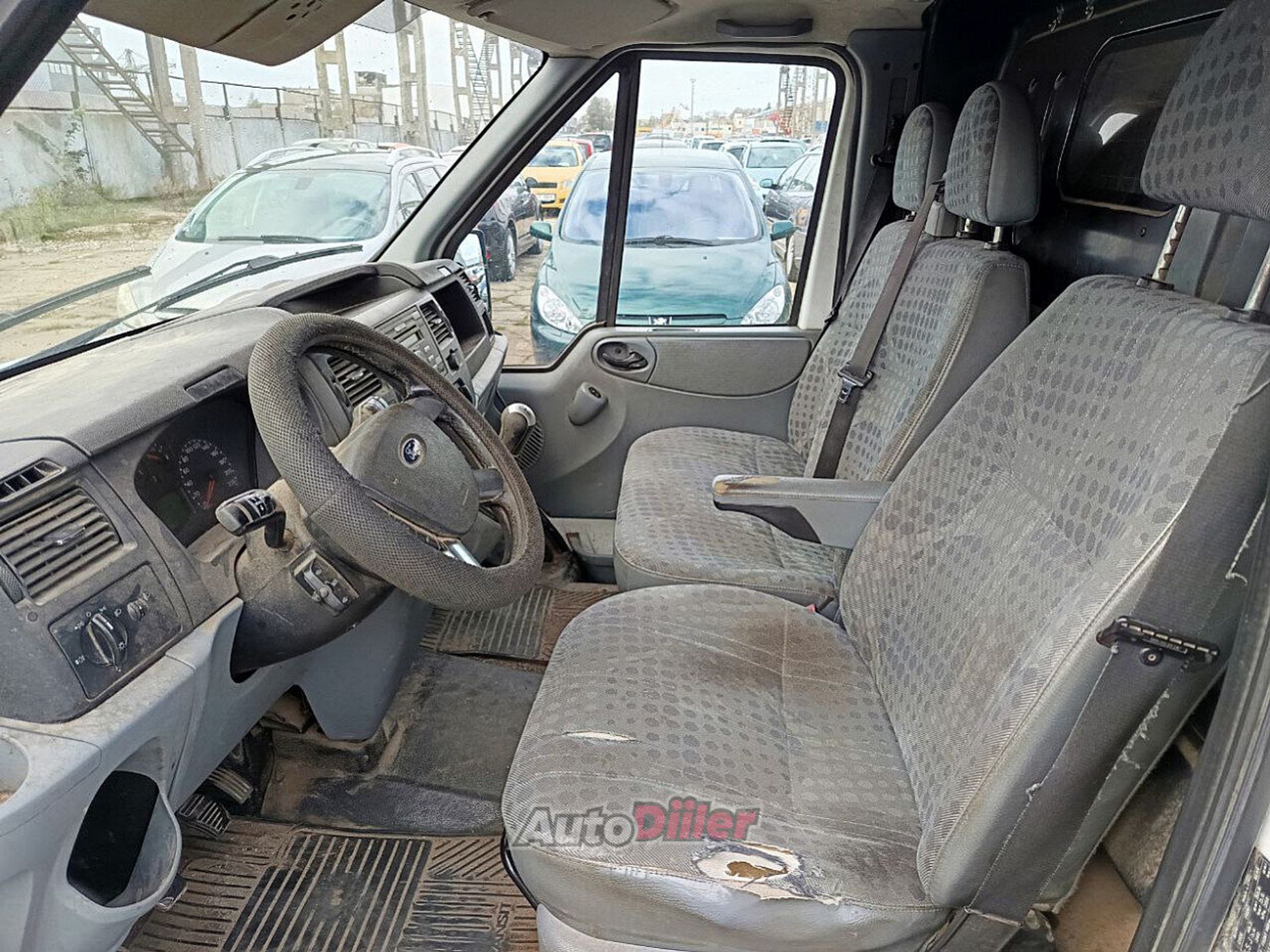 Ford Transit 2.2 63kW 2010, kuva 5/6