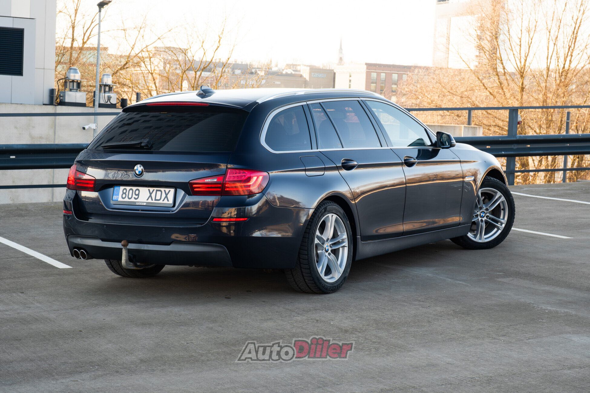 BMW 520 M-Pakett, Facelift 2.0 135kW 2013, kuva 2/10