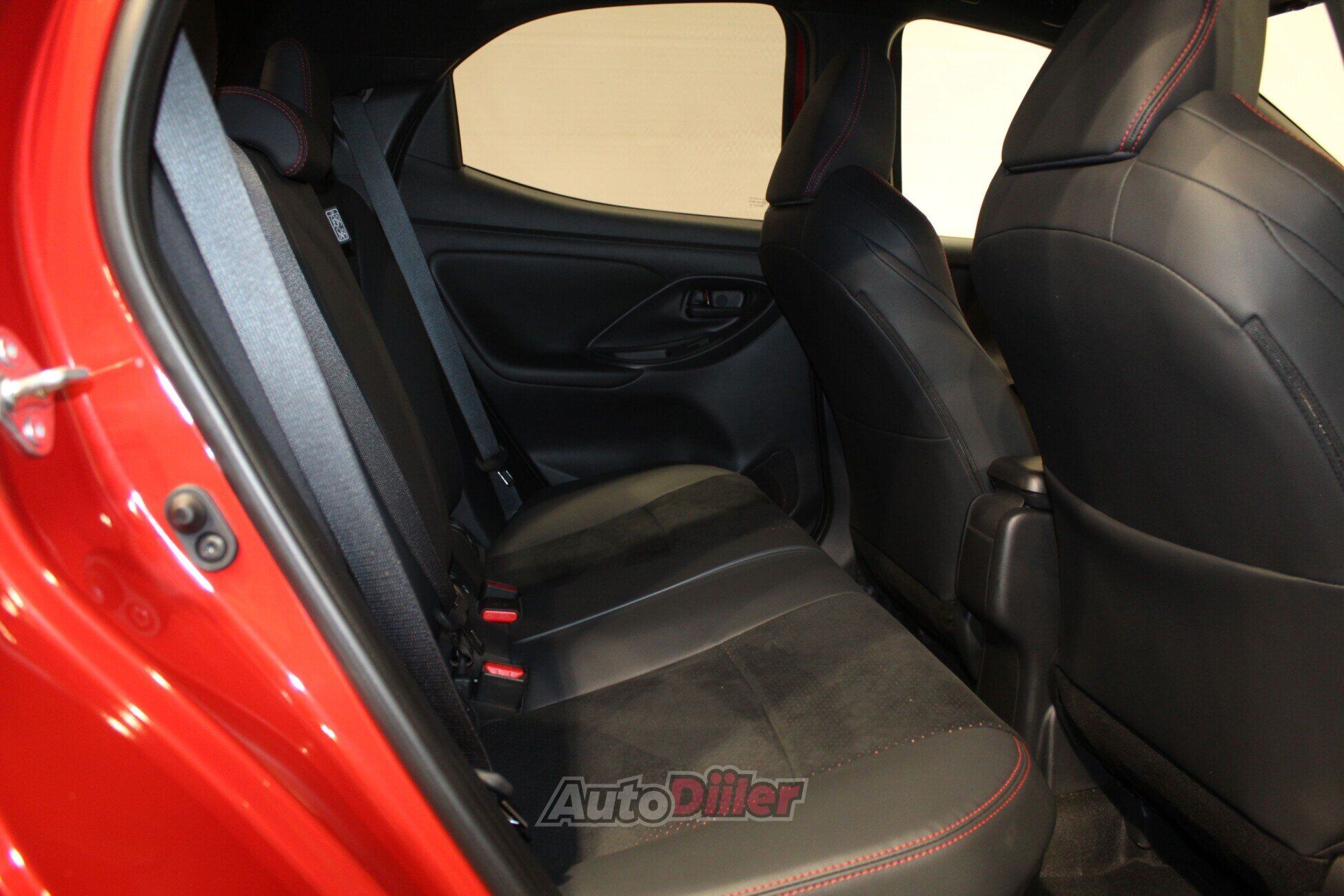 Toyota Yaris GR Sport 1.5 68kW 2025, kuva 3/10