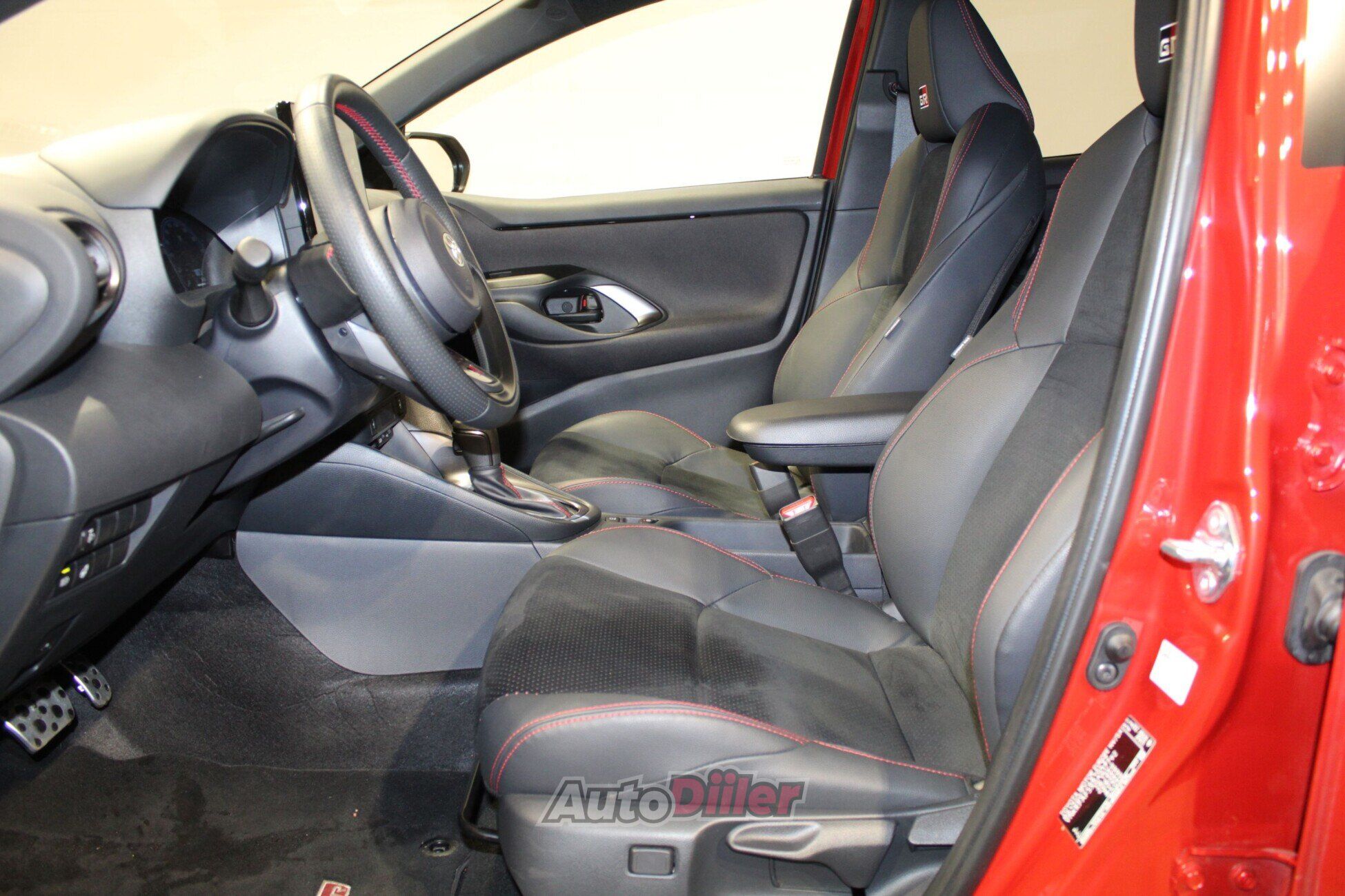 Toyota Yaris GR Sport 1.5 68kW 2025, kuva 6/10