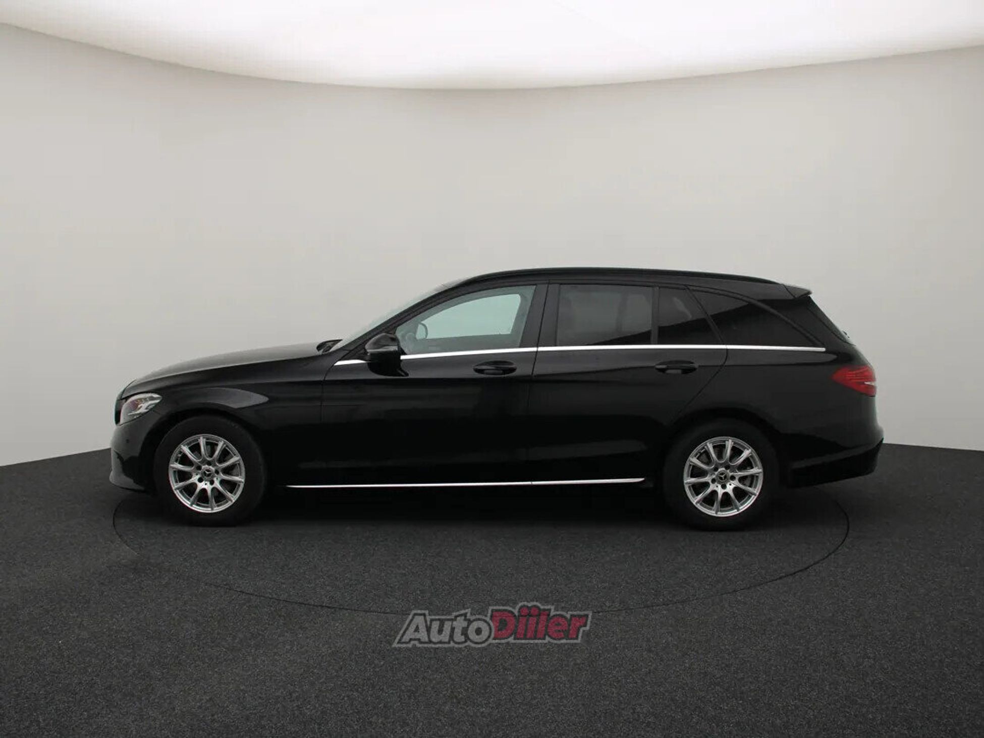 Mercedes-Benz C 200 2020, photo 6/10