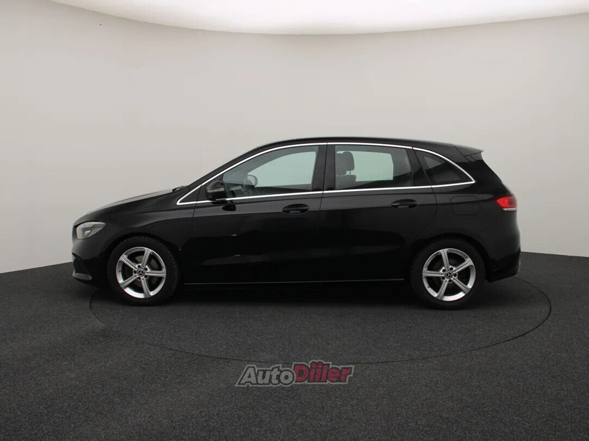 Mercedes-Benz B 180 2019, photo 6/10
