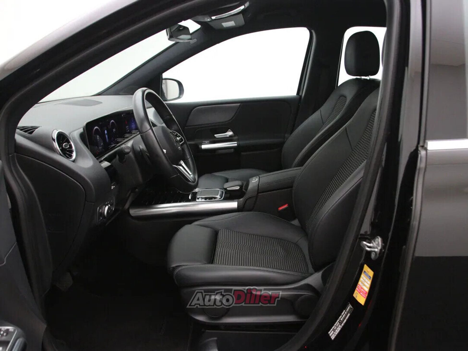 Mercedes-Benz B 180 2019, photo 4/10