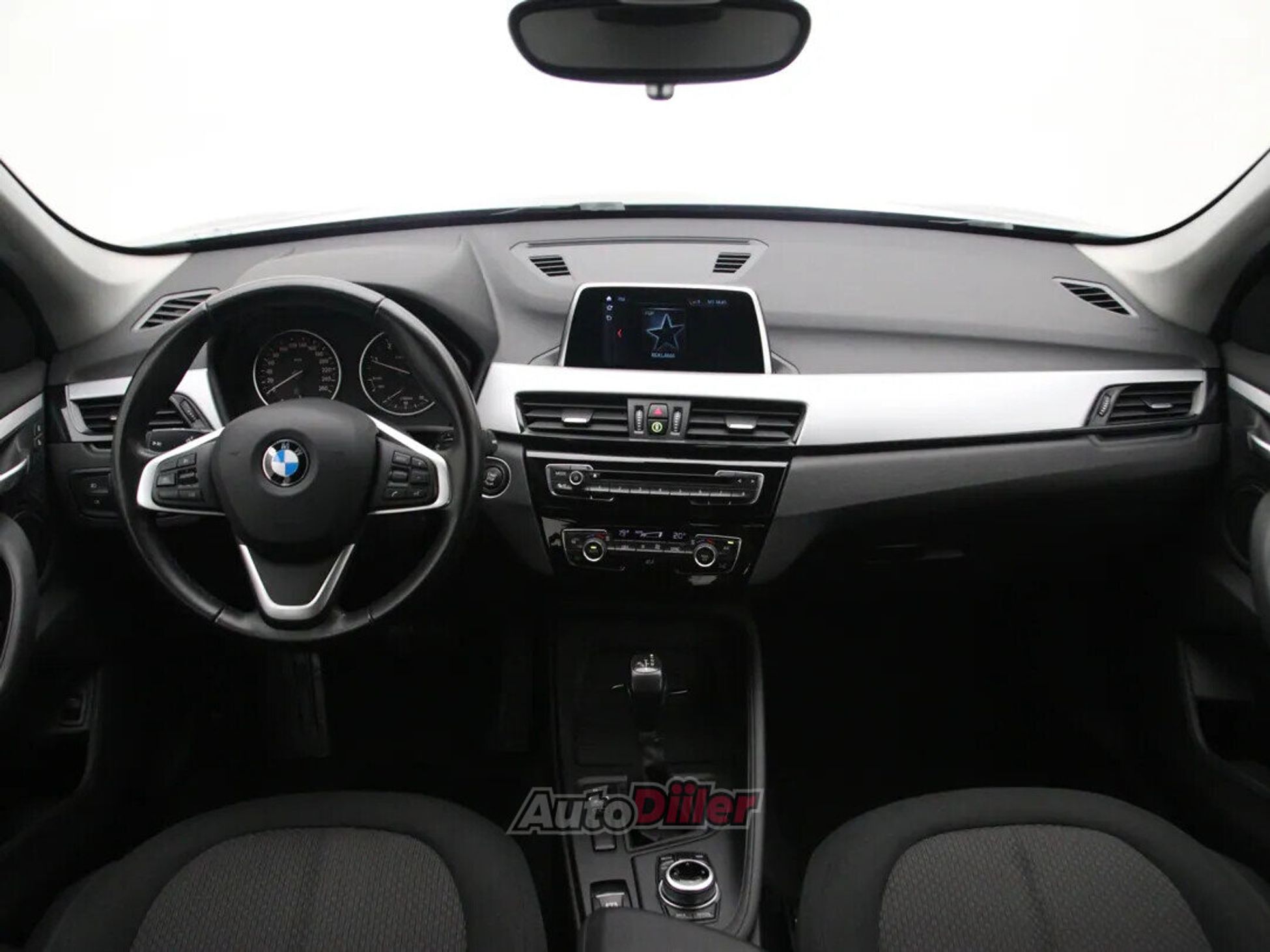 BMW X1 Corporate Executive 2.0 110kW 2017, kuva 2/10
