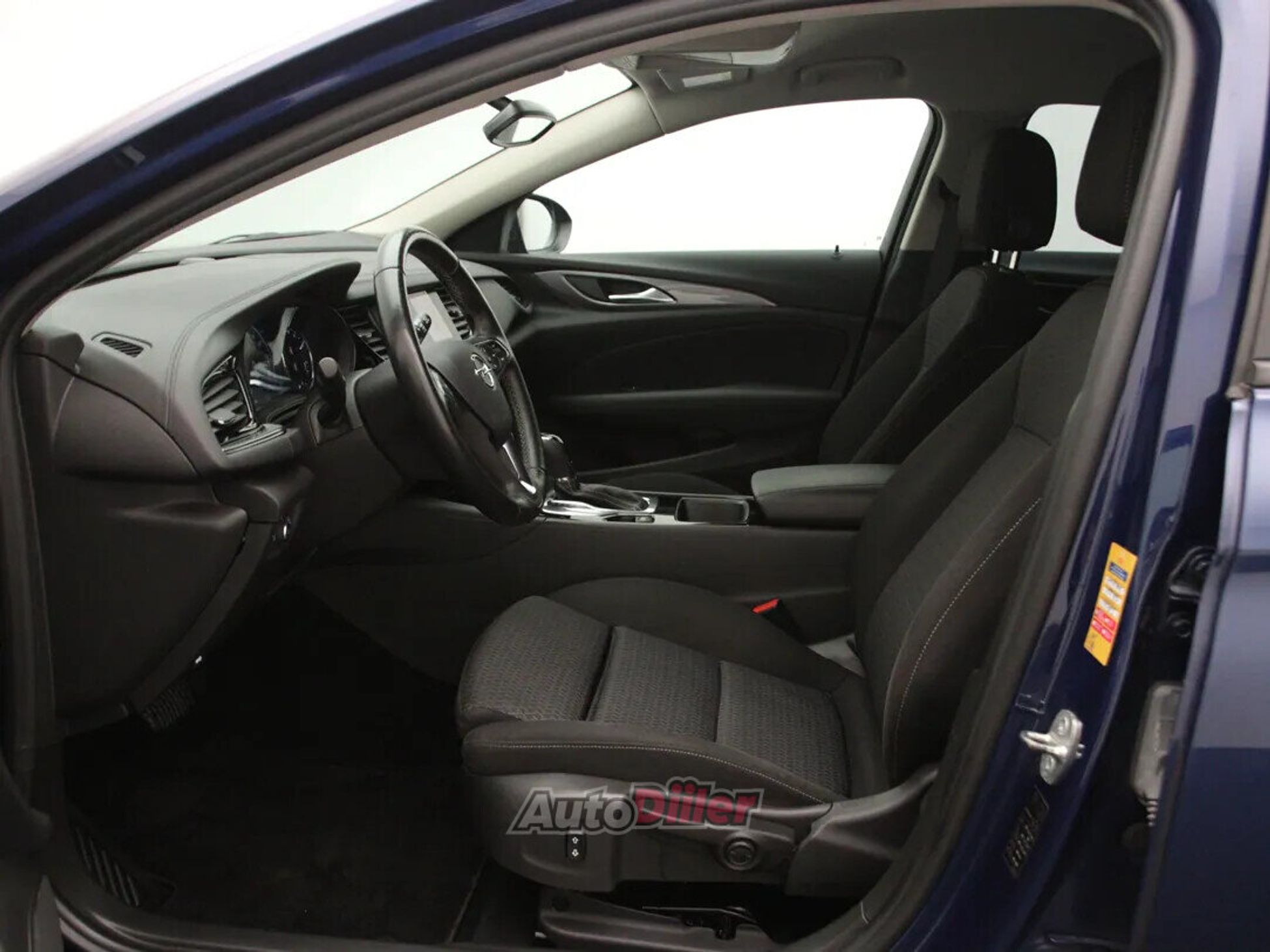 Opel Insignia Business Edition 1.5 90kW 2021, photo 4/10