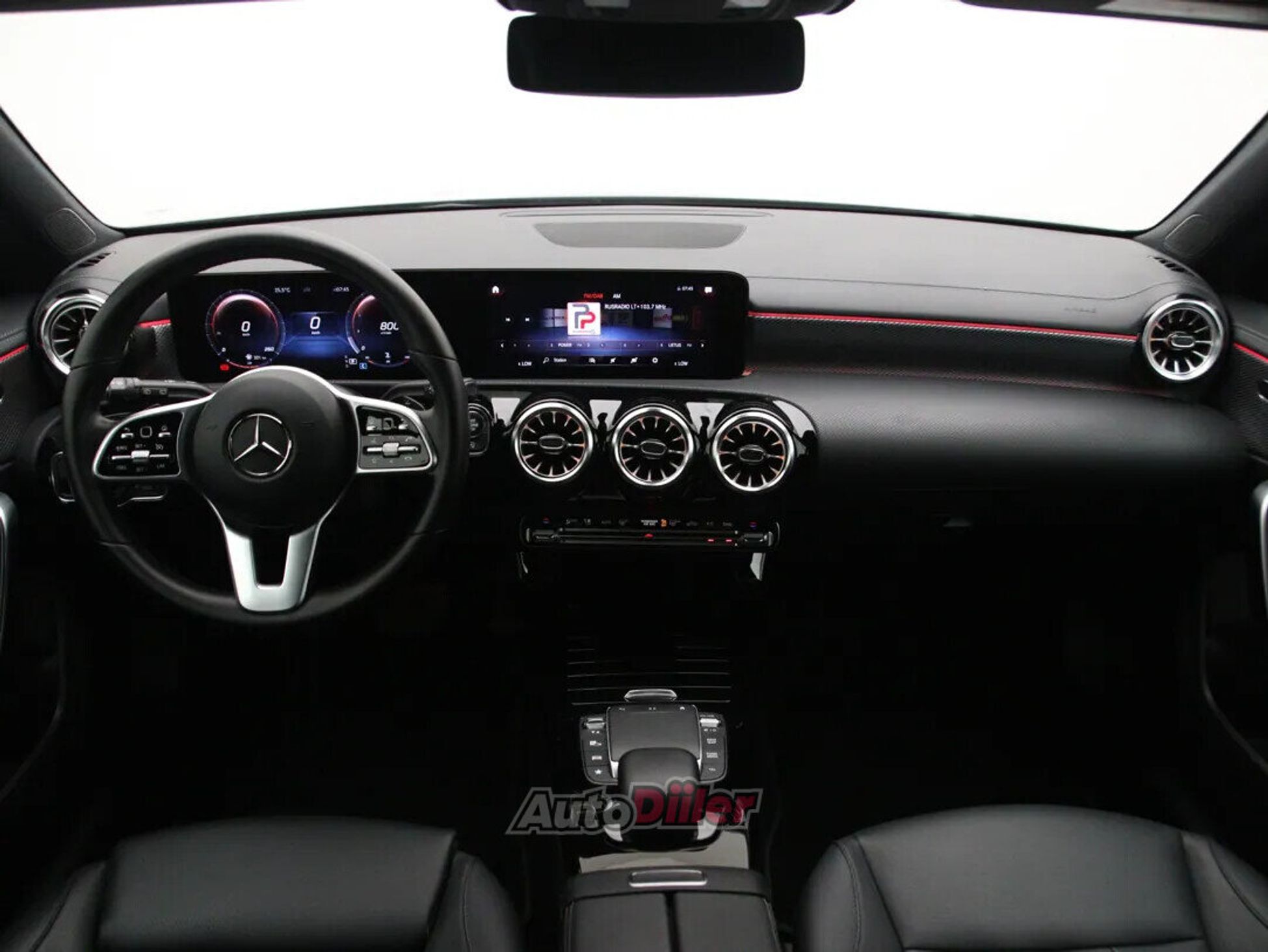 Mercedes-Benz CLA 180 2022, photo 2/10