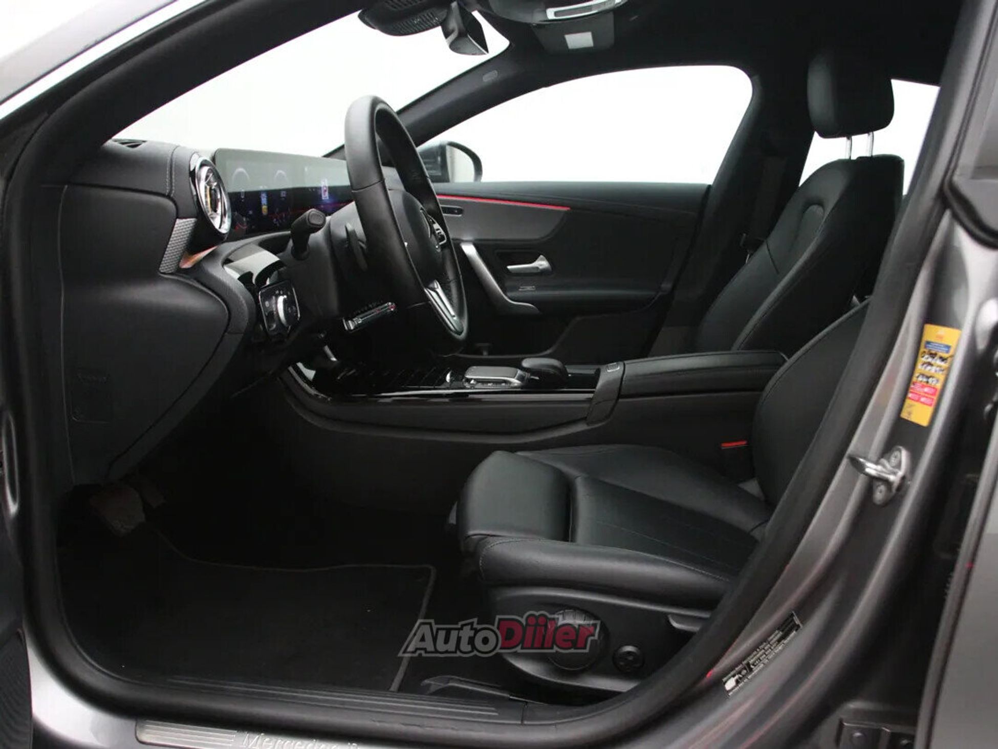 Mercedes-Benz CLA 180 2022, photo 4/10