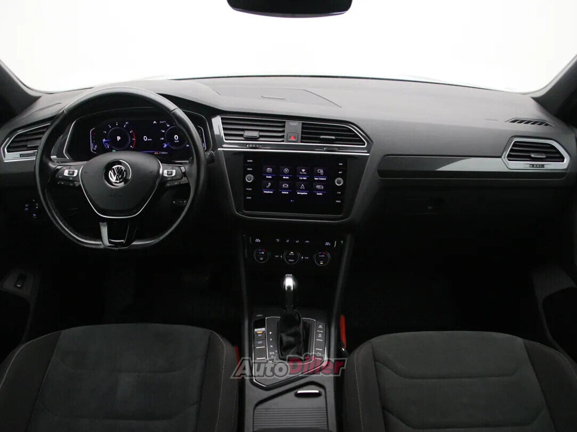 Volkswagen Tiguan 2019, photo 2/10