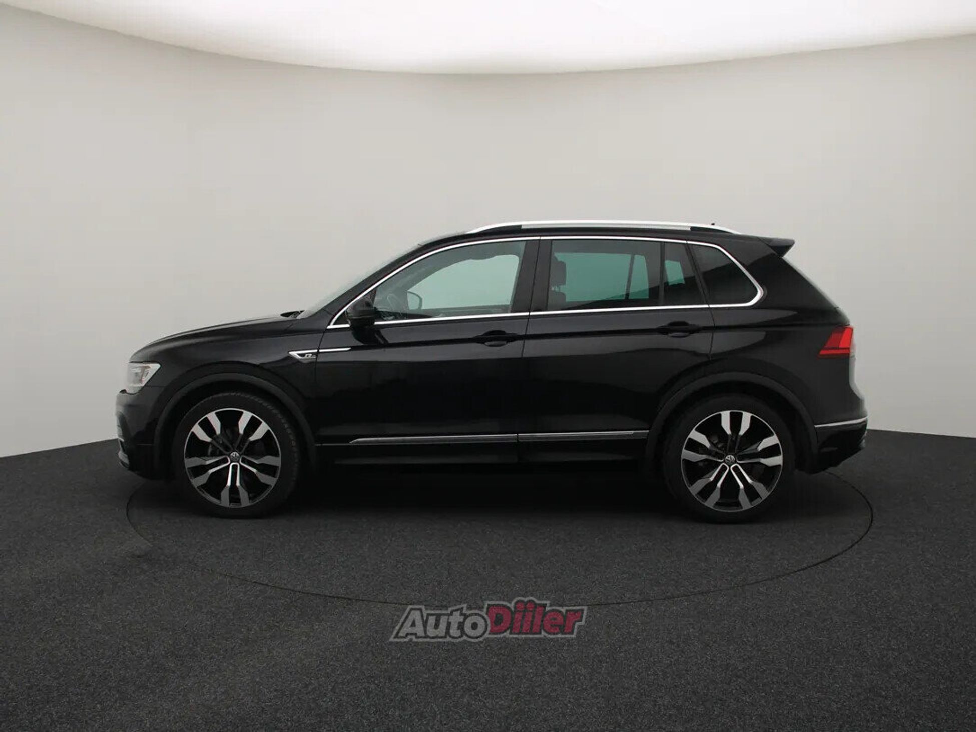 Volkswagen Tiguan 2019, photo 6/10