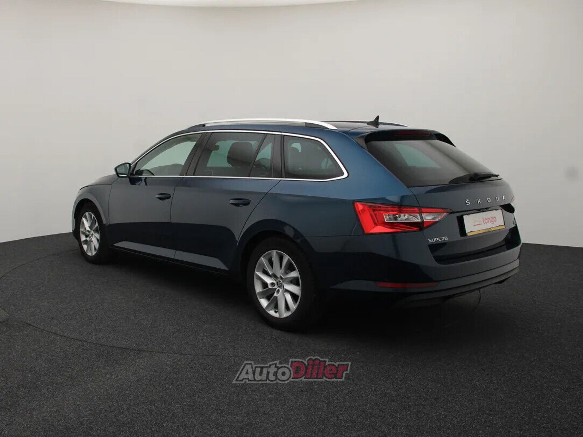 Skoda Superb 2020, photo 7/10