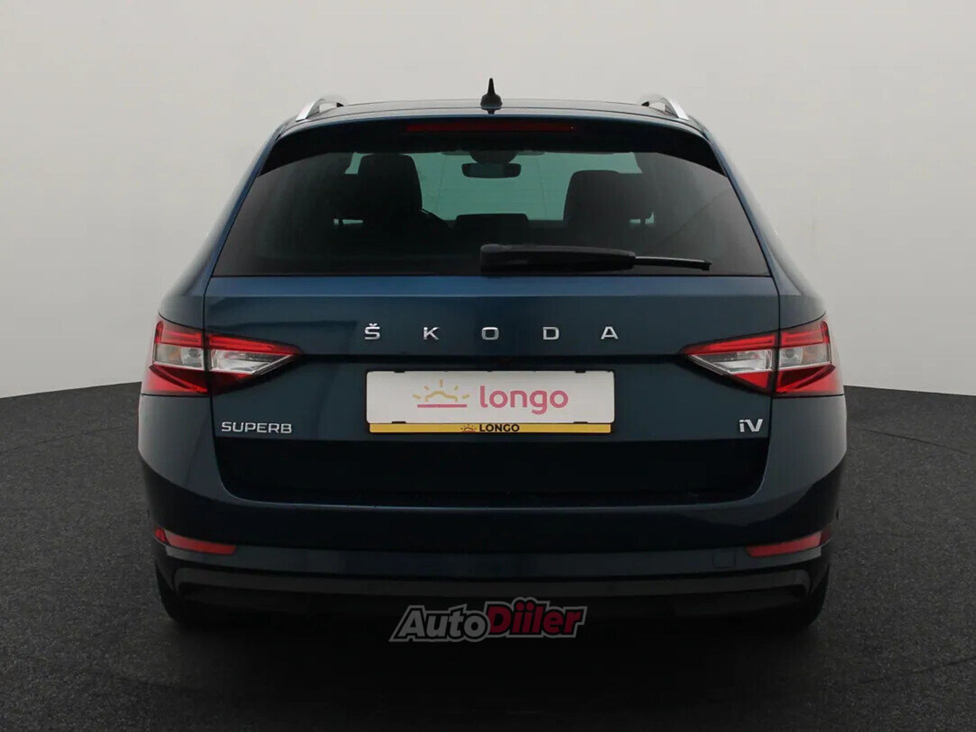 Skoda Superb 2020, photo 5/10