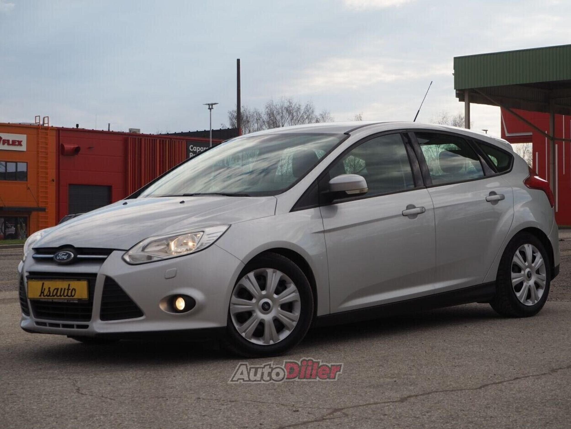 Ford Focus Trend Facelift EU5 1.6 70kW 2012, kuva 3/10