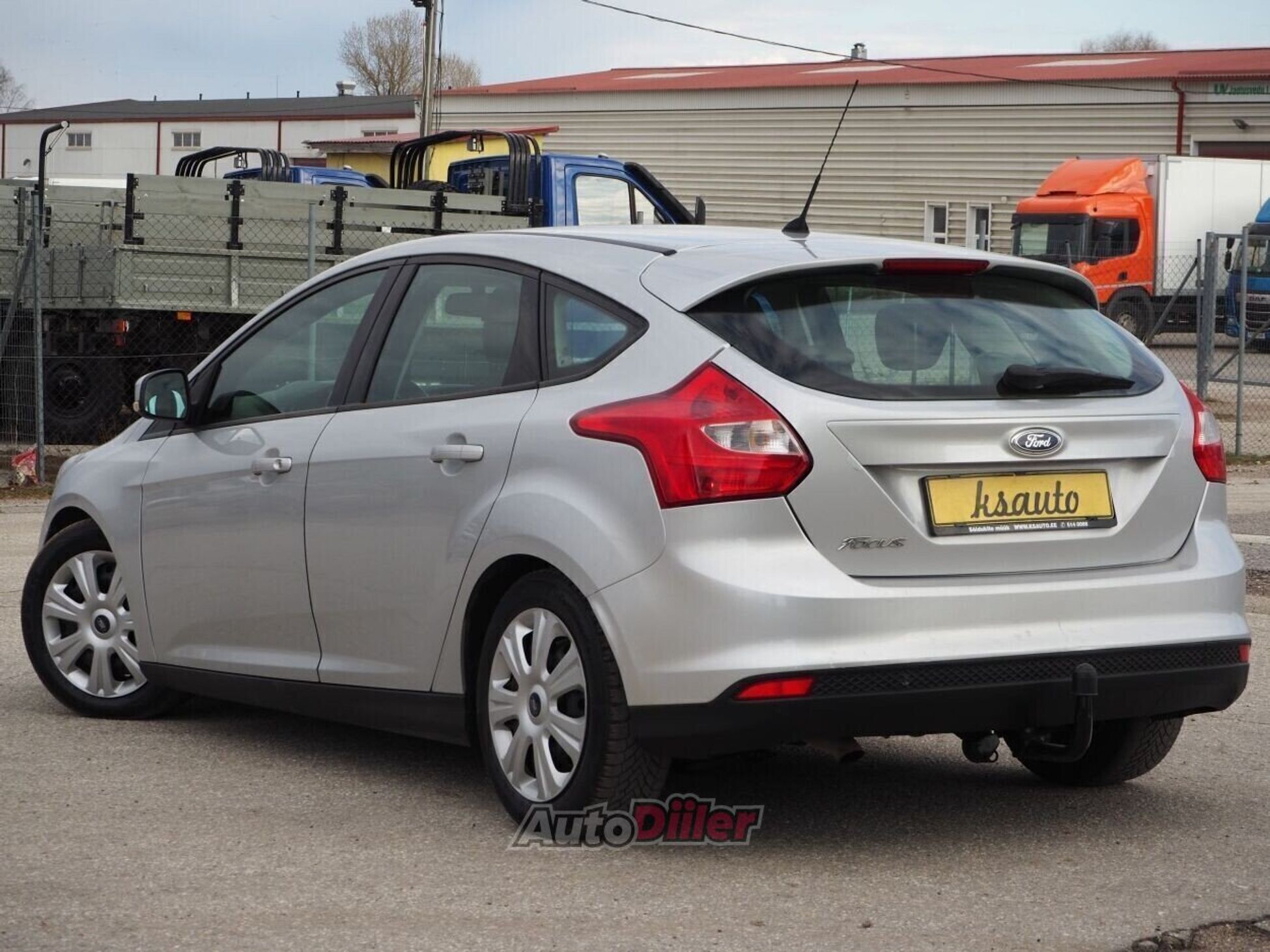 Ford Focus Trend Facelift EU5 1.6 70kW 2012, kuva 2/10
