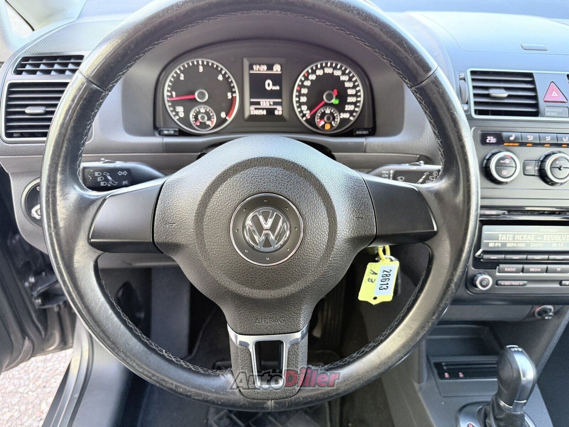 Volkswagen Touran 2014, photo 6/10