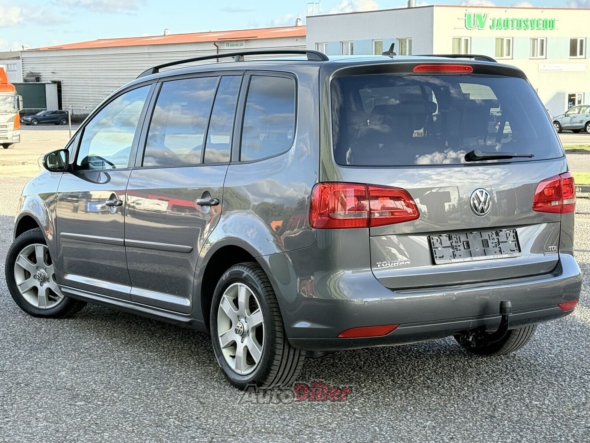 Volkswagen Touran 2014, photo 2/10