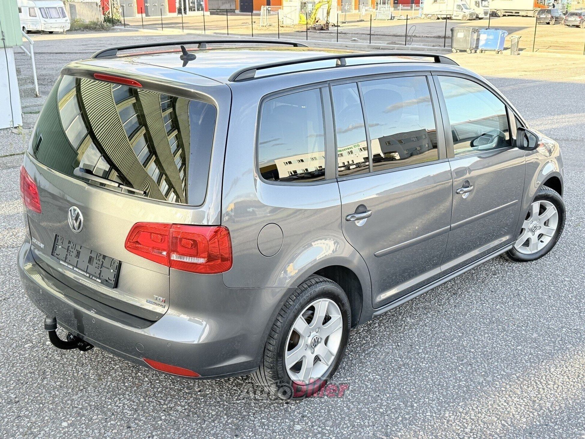 Volkswagen Touran 2014, photo 4/10