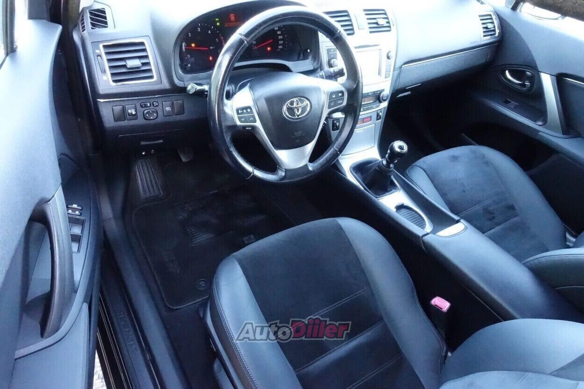 Toyota Avensis 2014, photo 6/10