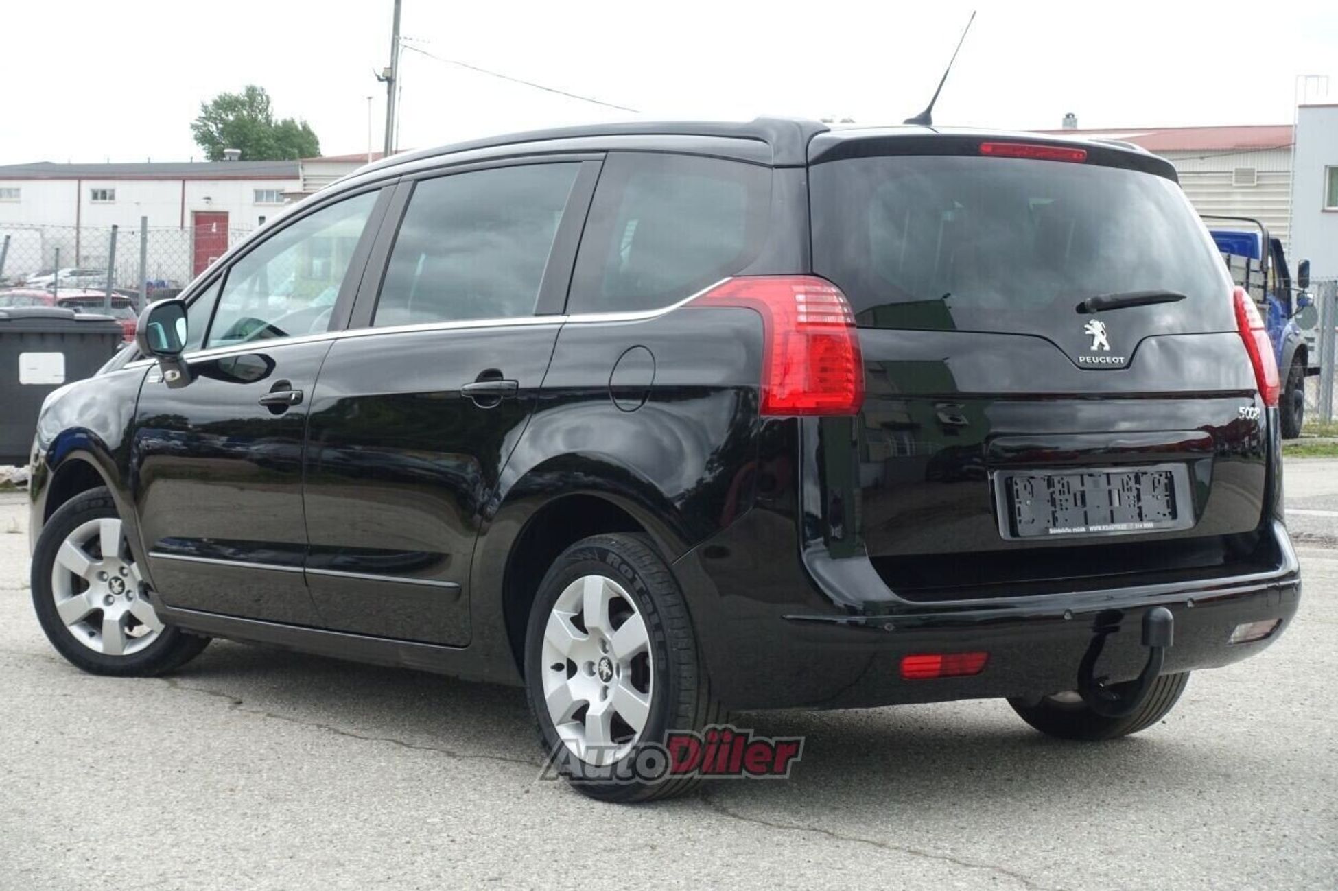 Peugeot 5008 Style Facelift 1.6 84kW 2015, photo 2/10