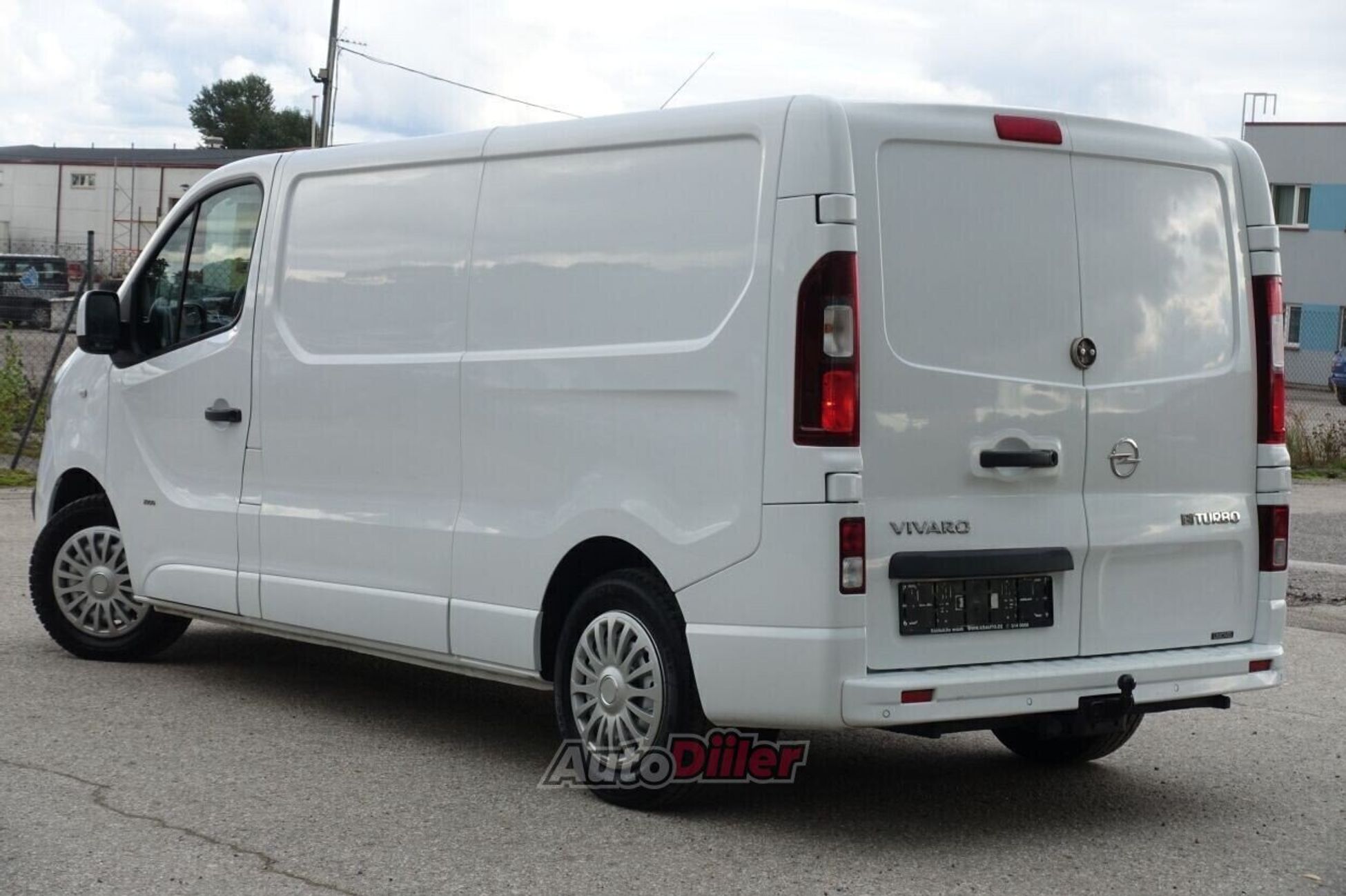 Opel Vivaro Long L2H1 EU5 1.6 88kW 2015, kuva 2/10