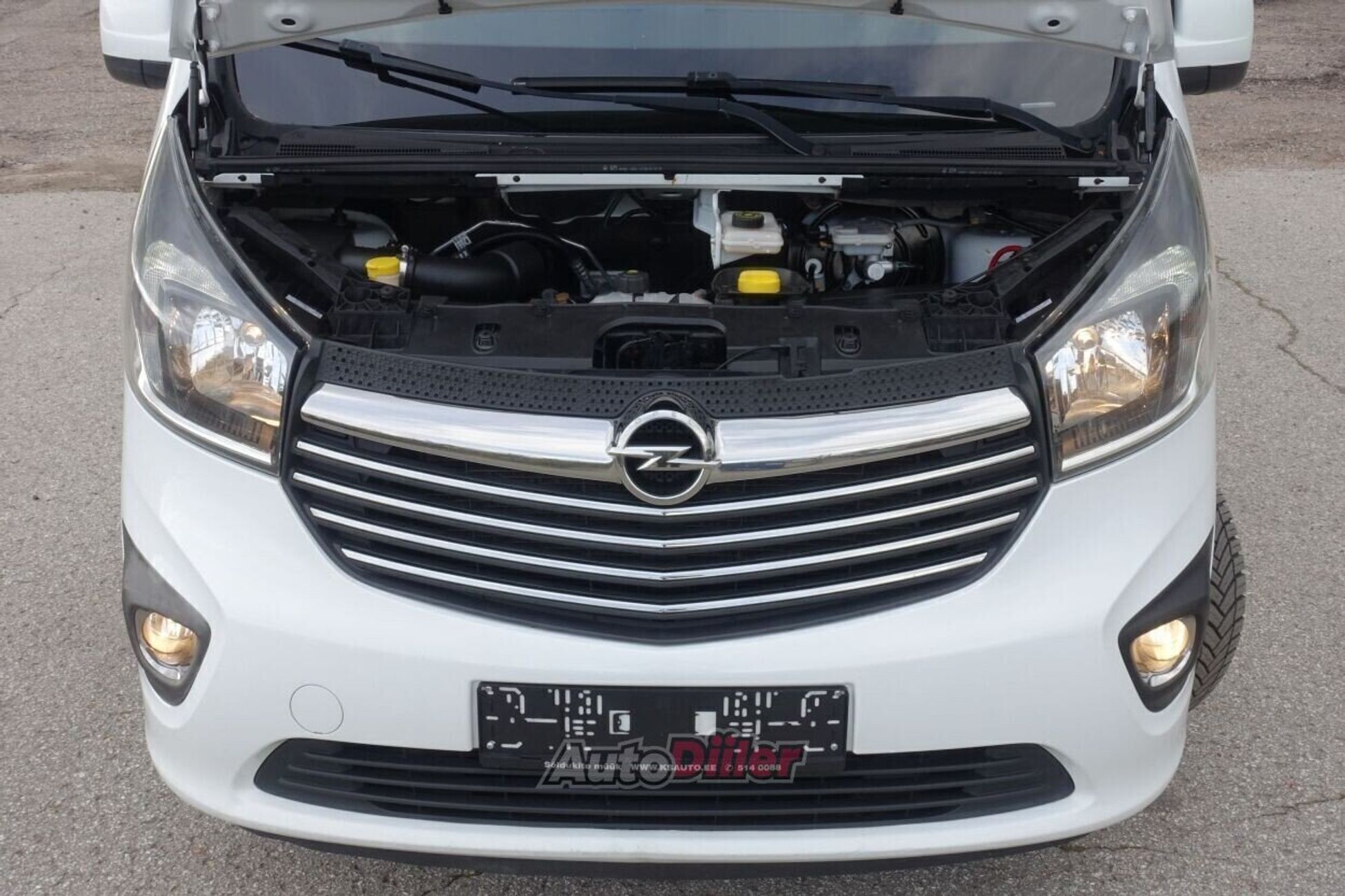 Opel Vivaro Long L2H1 EU5 1.6 88kW 2015, kuva 5/10