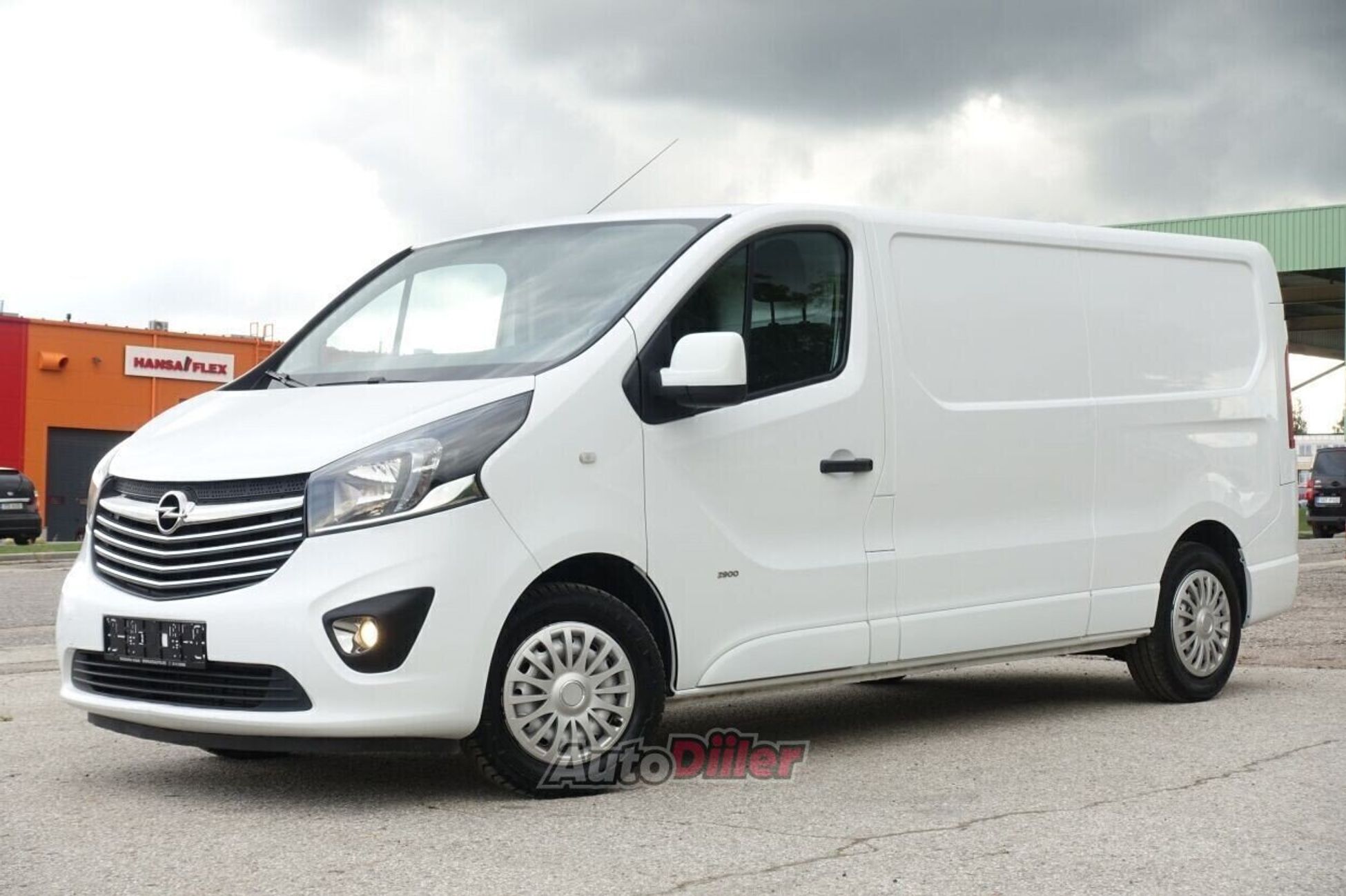 Opel Vivaro Long L2H1 EU5 1.6 88kW 2015, kuva 3/10