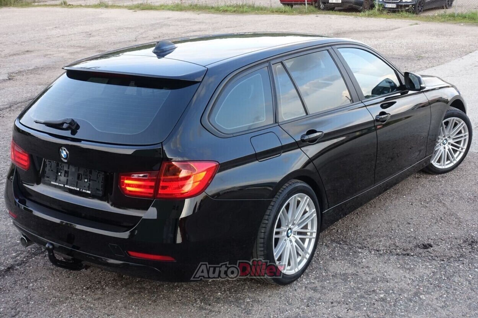BMW 318 D Touring EU5 2.0 105kW 2015, kuva 4/10