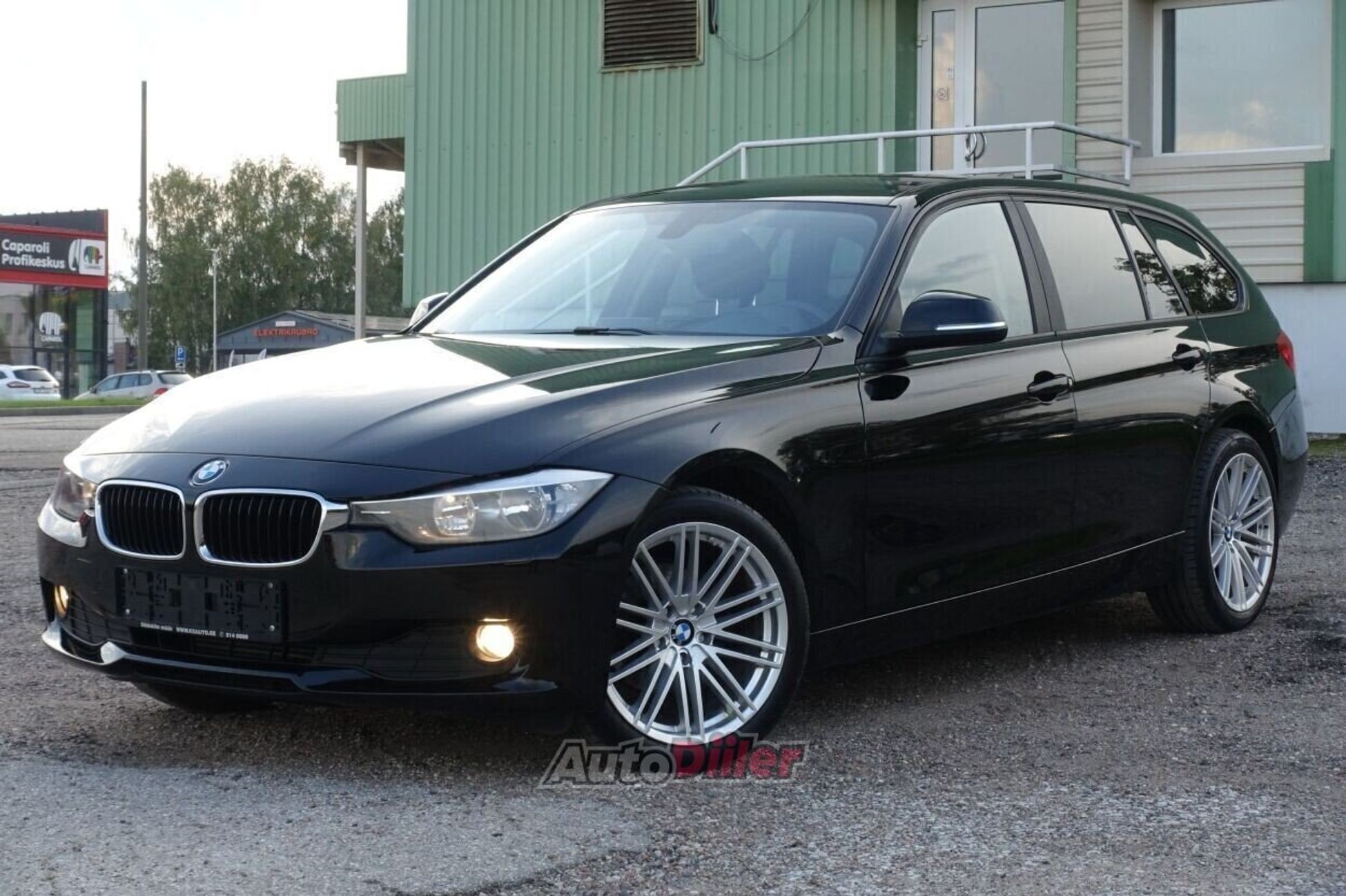 BMW 318 D Touring EU5 2.0 105kW 2015, kuva 3/10