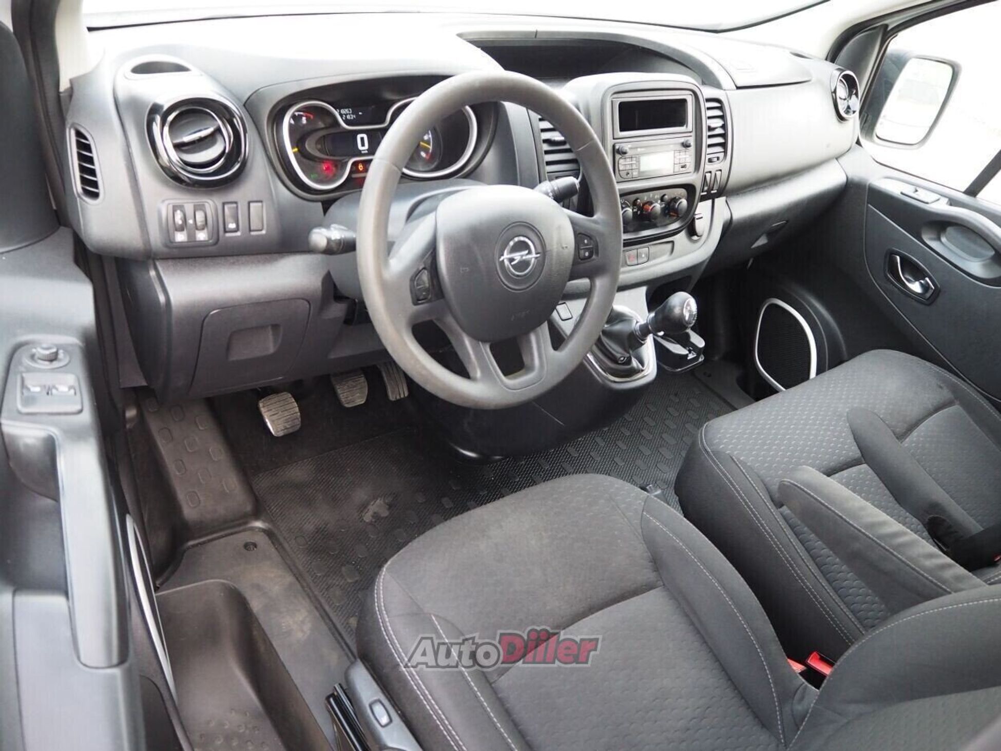 Opel Vivaro Long L2H1 EU5 1.6 85kW 2016, kuva 6/10